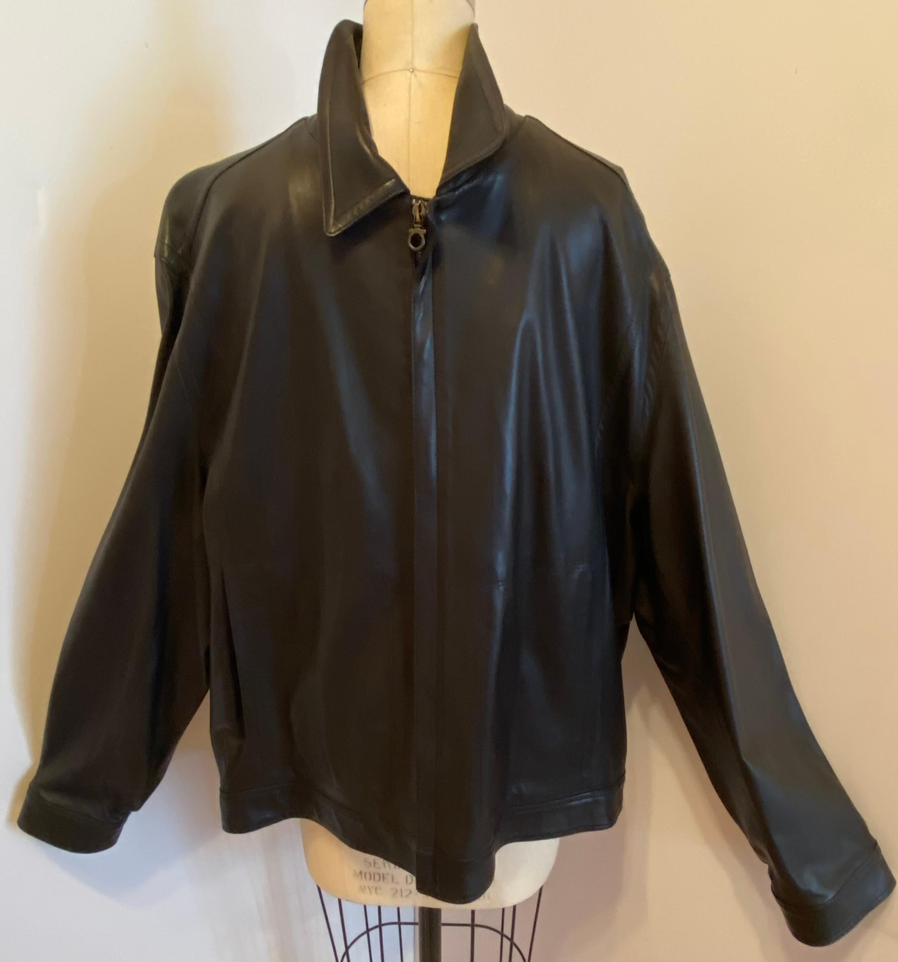 Ferragamo Men's Mid-Night Black Lambskin Fully-Lined Zippered Jacket In Good Condition For Sale In New York, NY