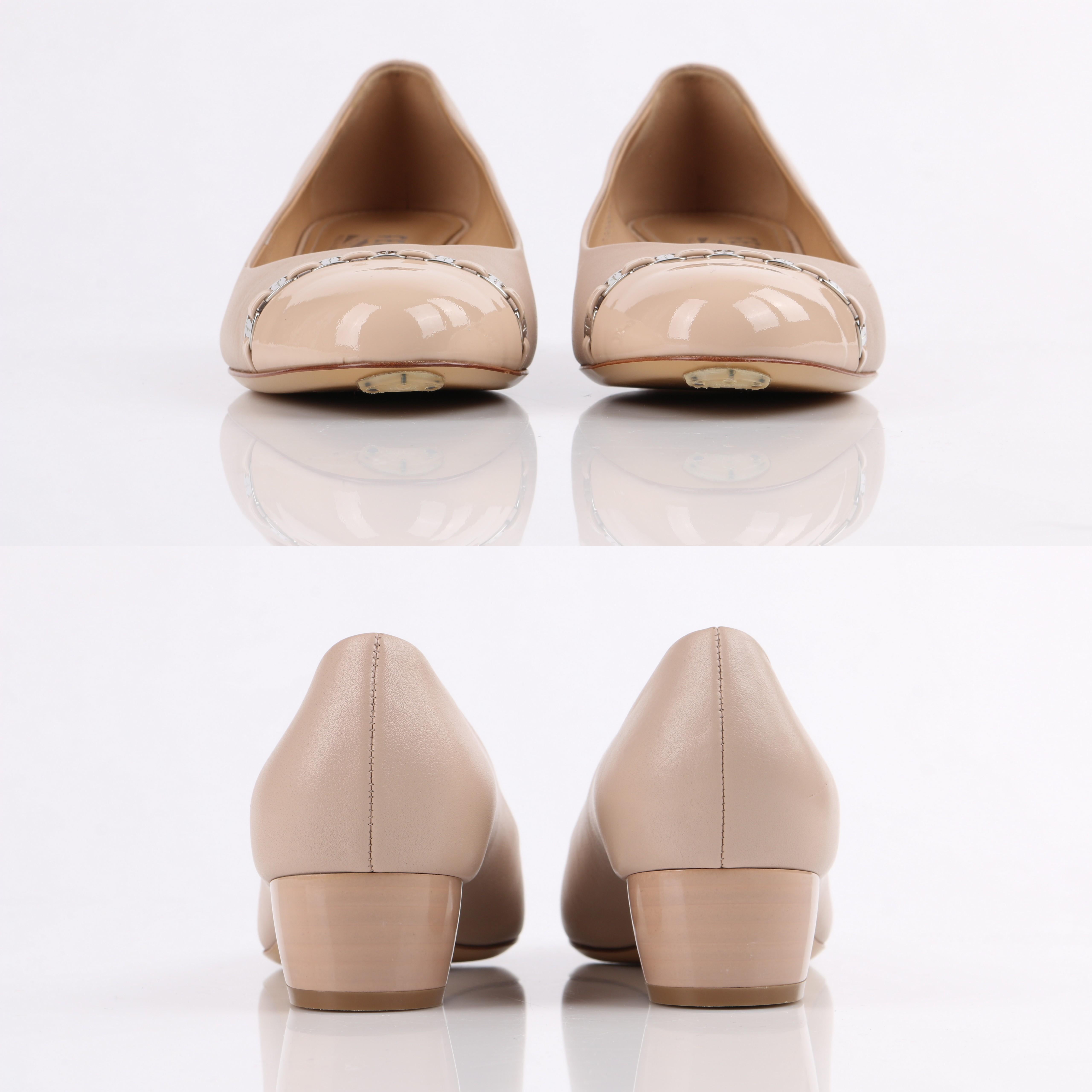 SALVATORE FERRAGAMO “Pim” Nude Patent Leather Silver Chain Pump Heel Size 7.5 In Excellent Condition In Thiensville, WI