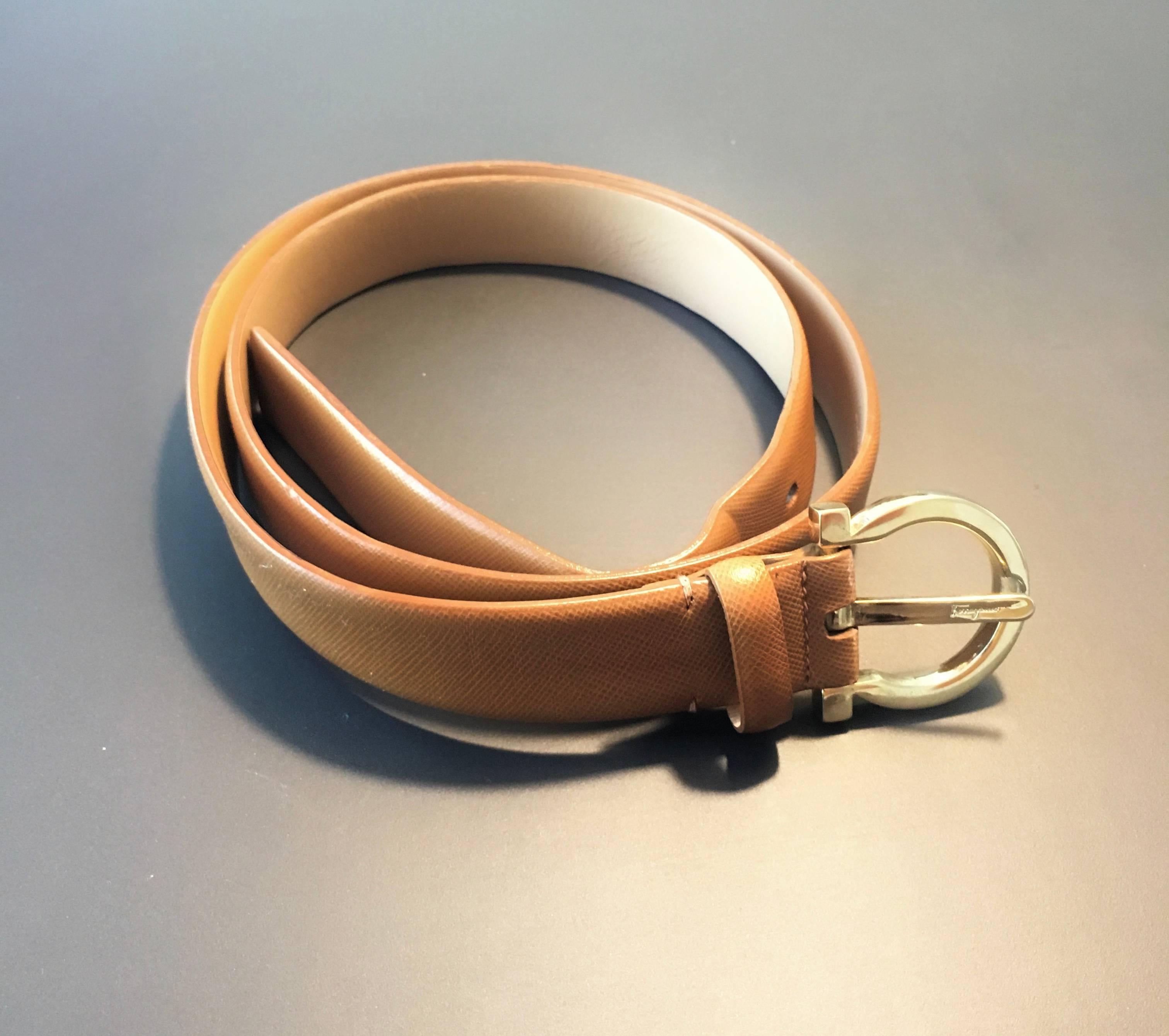 Ferragamo Tan Italian Leather Belt with Gold Logo Buckle  For Sale 4