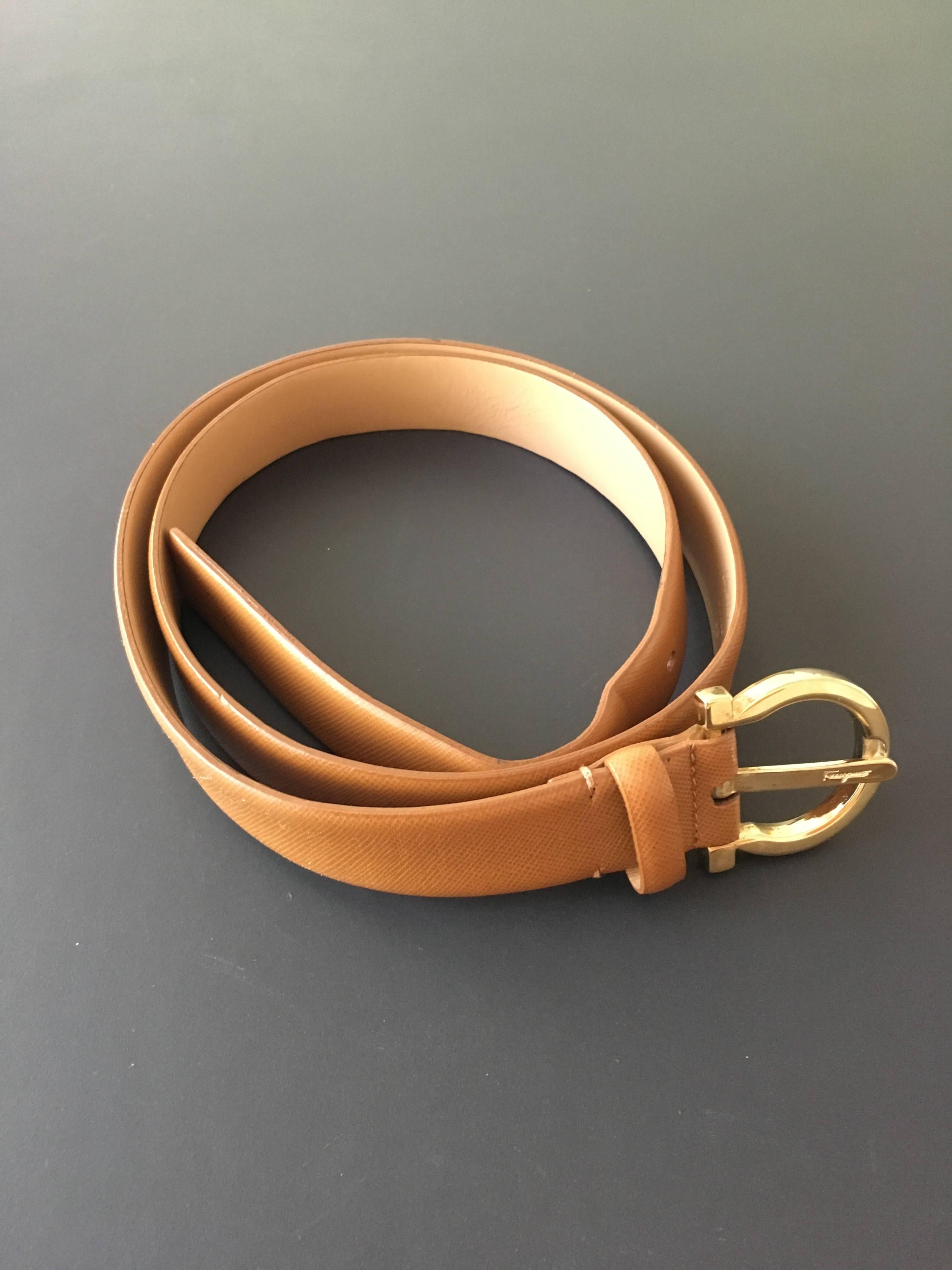 Ferragamo Tan Italian Leather Belt with Gold Logo Buckle  For Sale 5