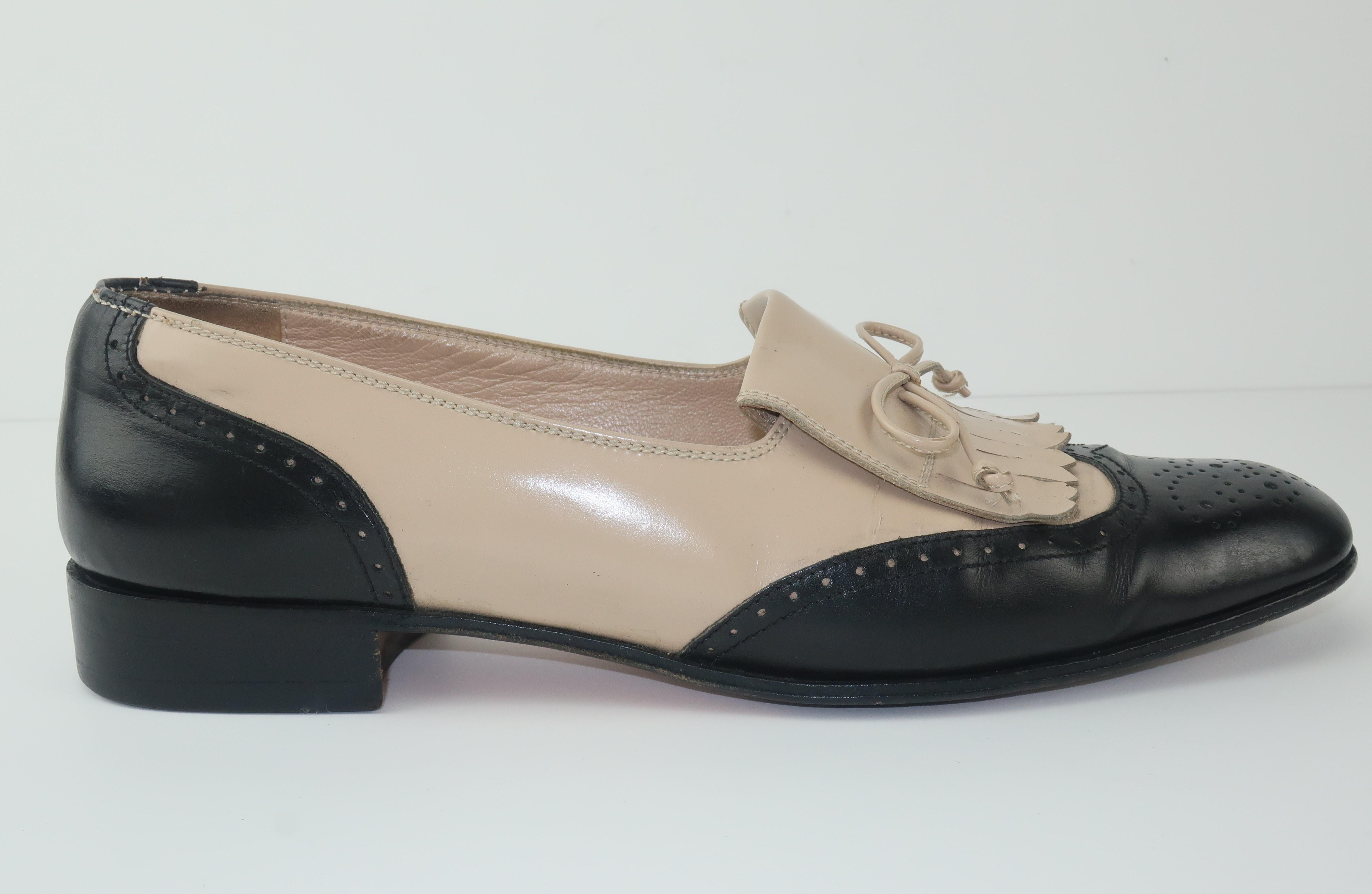 Ferragamo Two Tone Spectator Black Leather Kiltie Shoes, Sz 8 AA 2