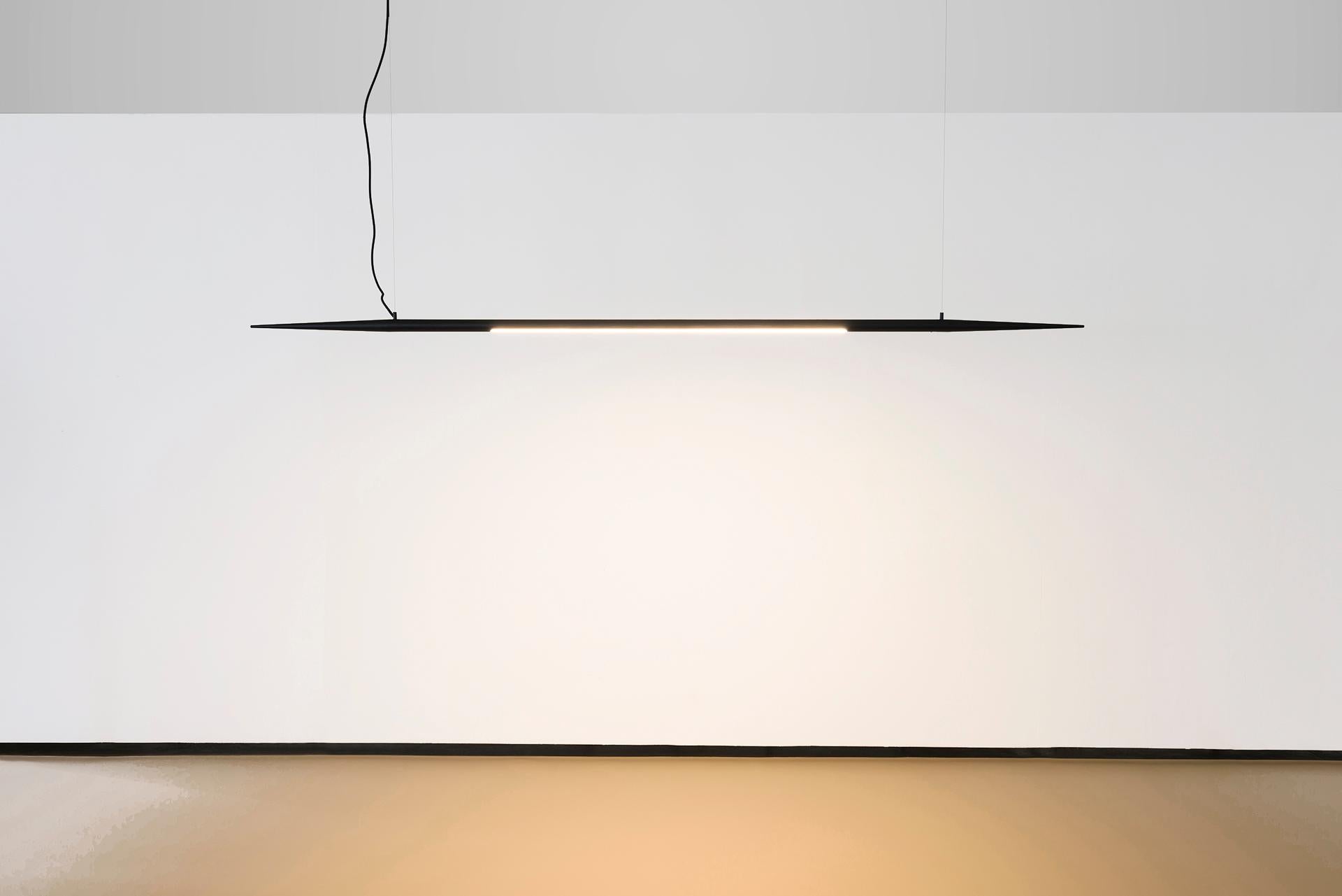 Brésilien Lampe suspendue Ferrão, 180cm, by Rain, Lampe contemporaine, Aluminium, Chrome en vente