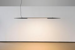 Lampada a sospensione Ferrão, 210 cm, di RAIN, Lampada contemporanea, Alluminio, Nero