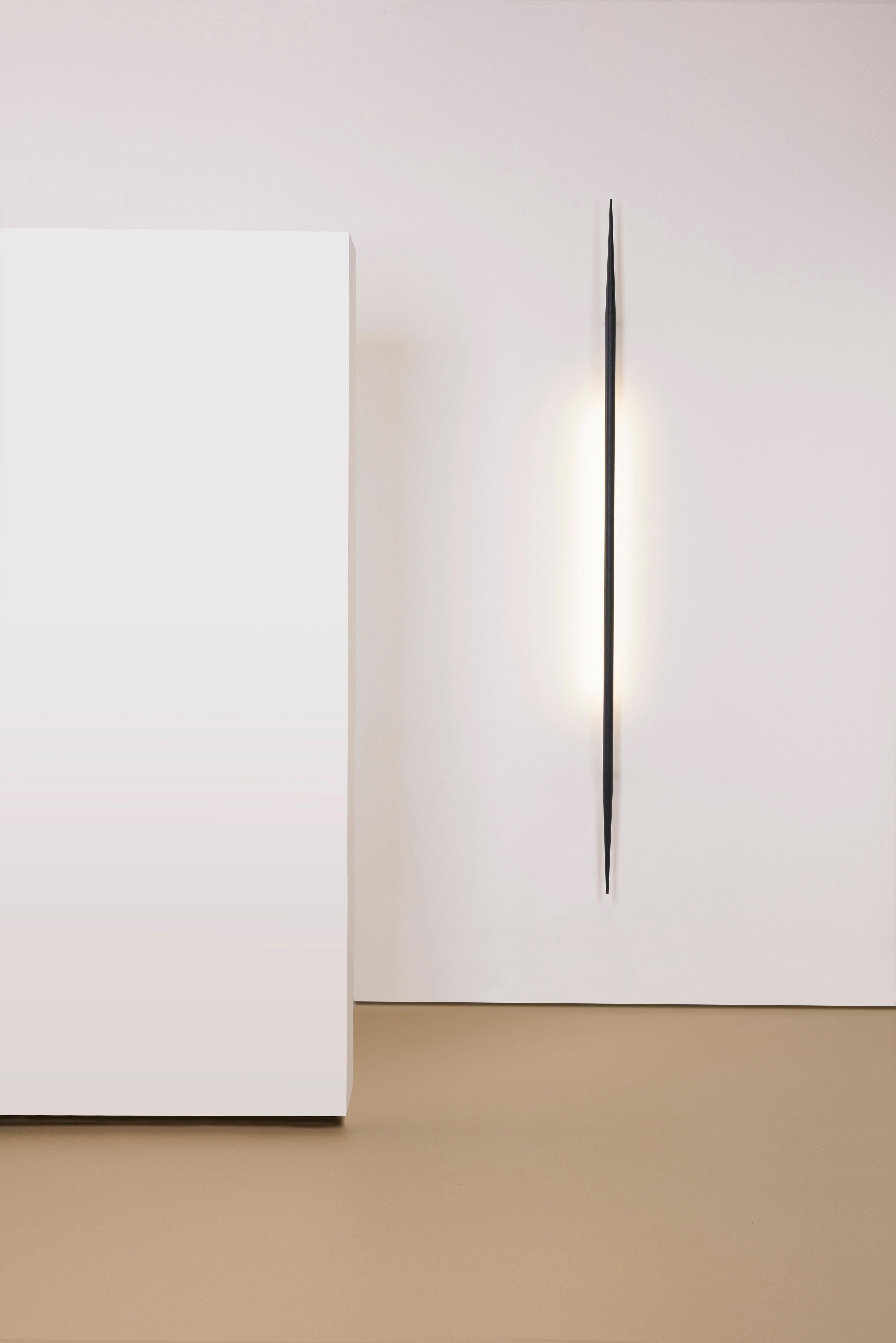 International Style Ferrão Wall Lamp, 150cm, by RAIN, Contemporary Lamp, Aluminium, Black For Sale