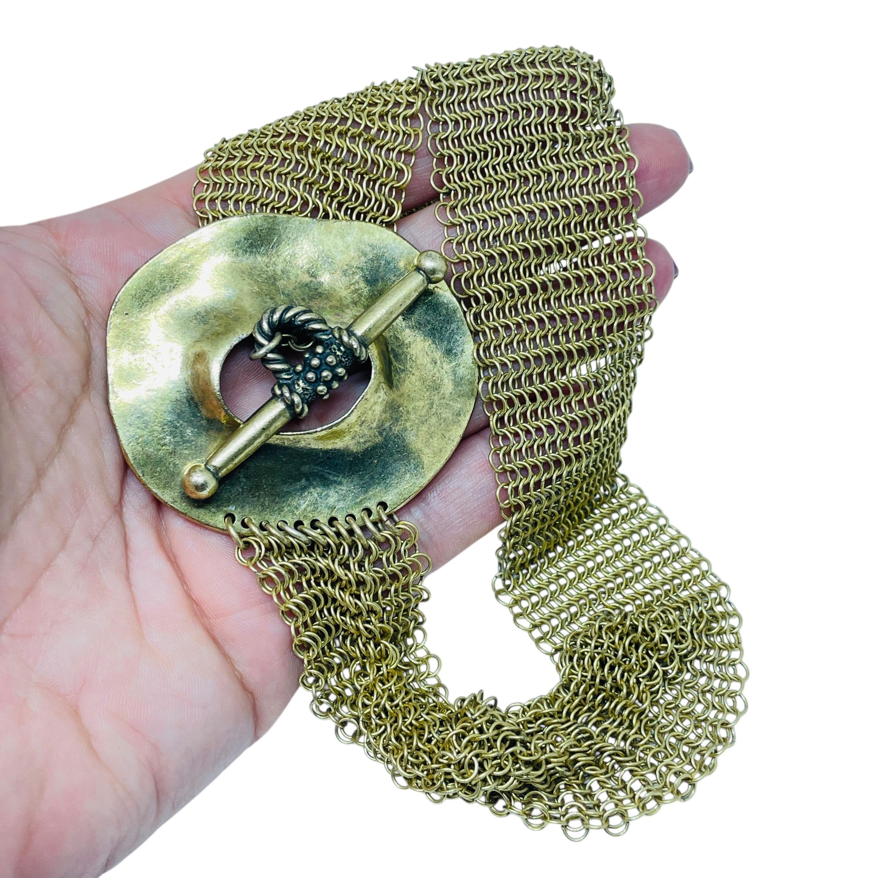 DETAILS

• signed FERRARA

• gold tone 

• vintage designer necklace 
 
MEASUREMENTS  

• CONDITION

•  very good vintage condition with minimal signs of wear 

 Sku 55

❤️❤️   VINTAGE DESIGNER JEWELRY   ❤️❤️

❤️❤️  ALEXANDER’S BOUTIQUE  ❤️❤️