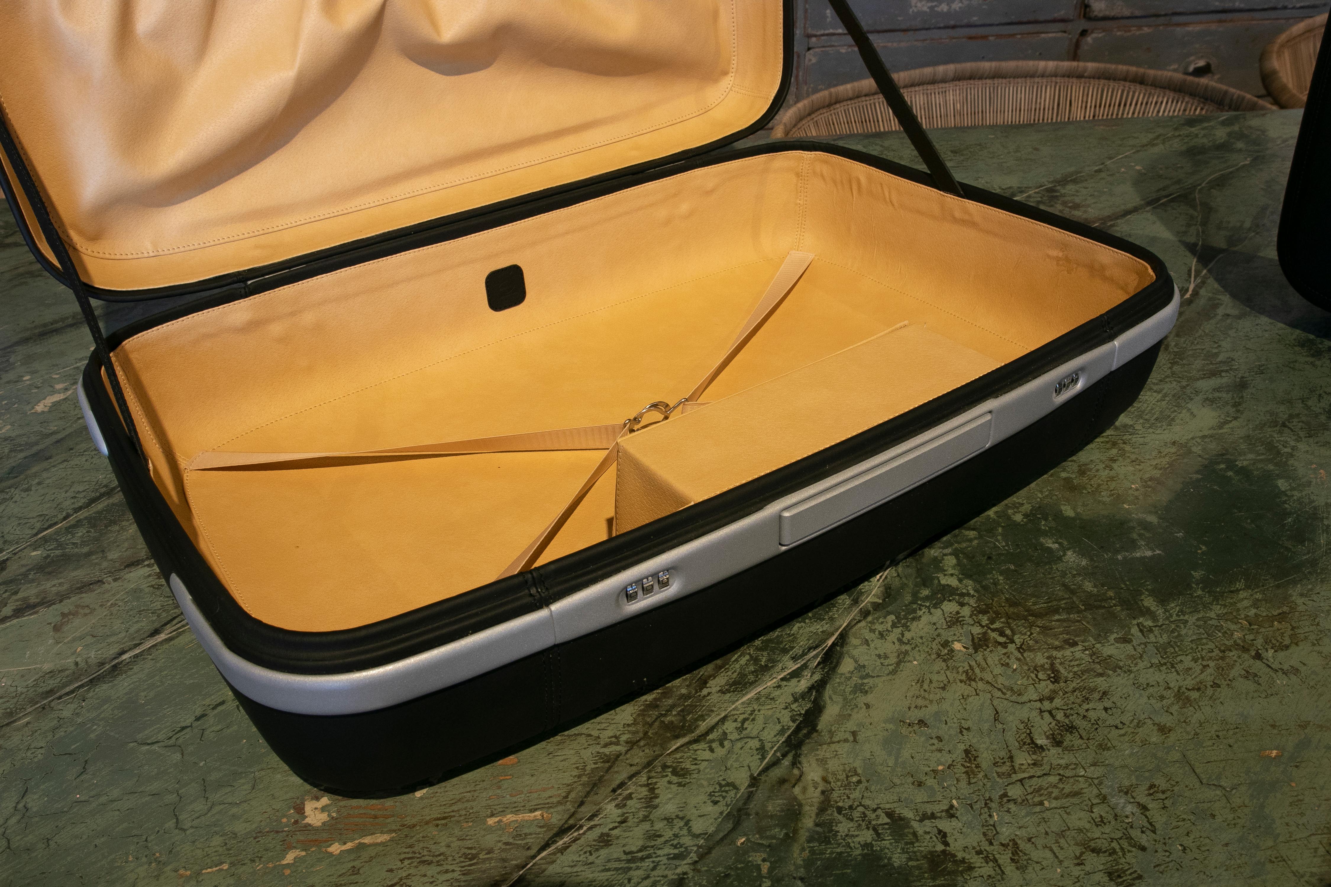 Ferrari Koffer-Set Hergestellt von Schedoni in schwarzem Leder und Aluminium im Angebot 1