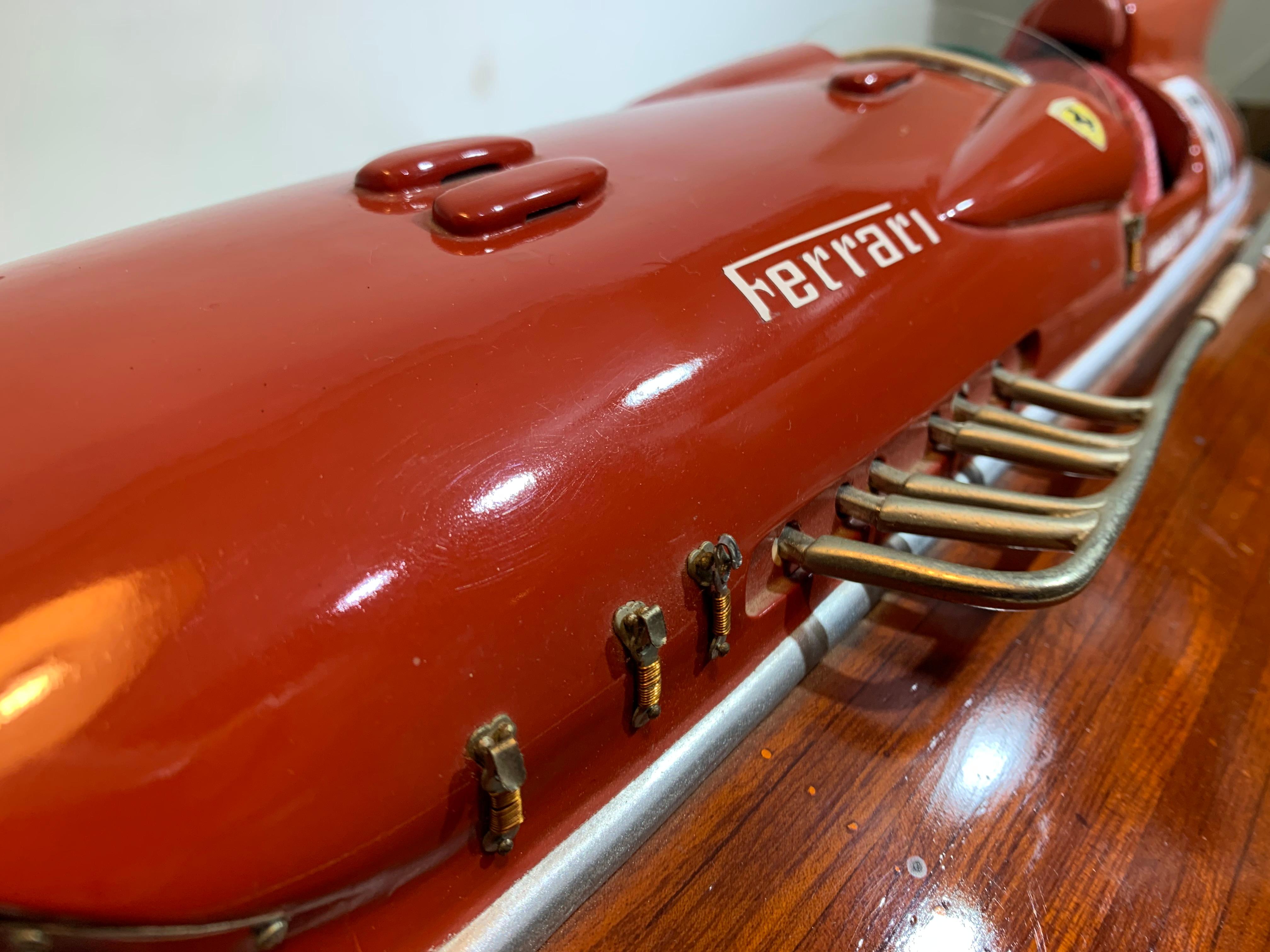 Ferrari Vintage Arno XI Holz- Speedboat aus Holz, Vintage  (Handgefertigt) im Angebot