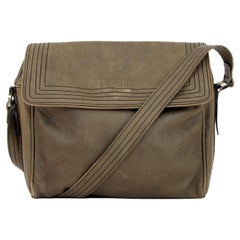 Ferrè Gray Leather Vintage Shoulder Bag