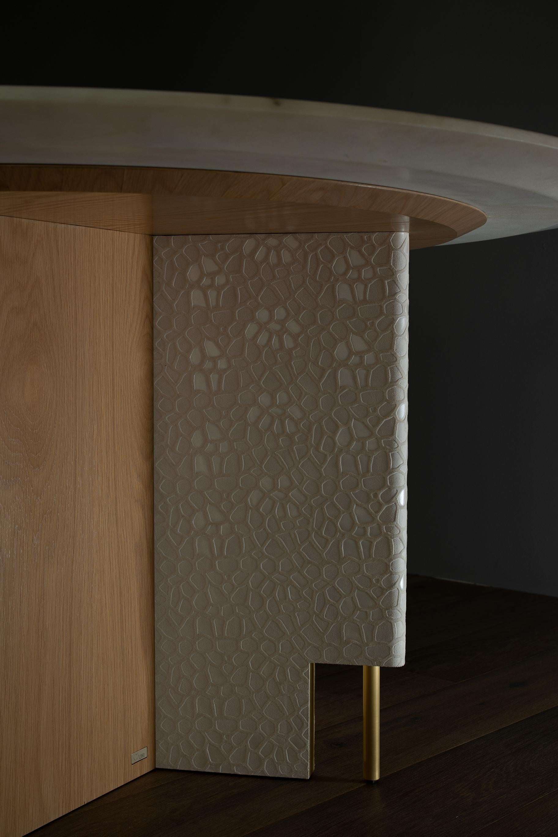Moderner Esstisch aus Ferreirinha-Marmor, handgefertigt in Portugal von Greenapple im Angebot 1