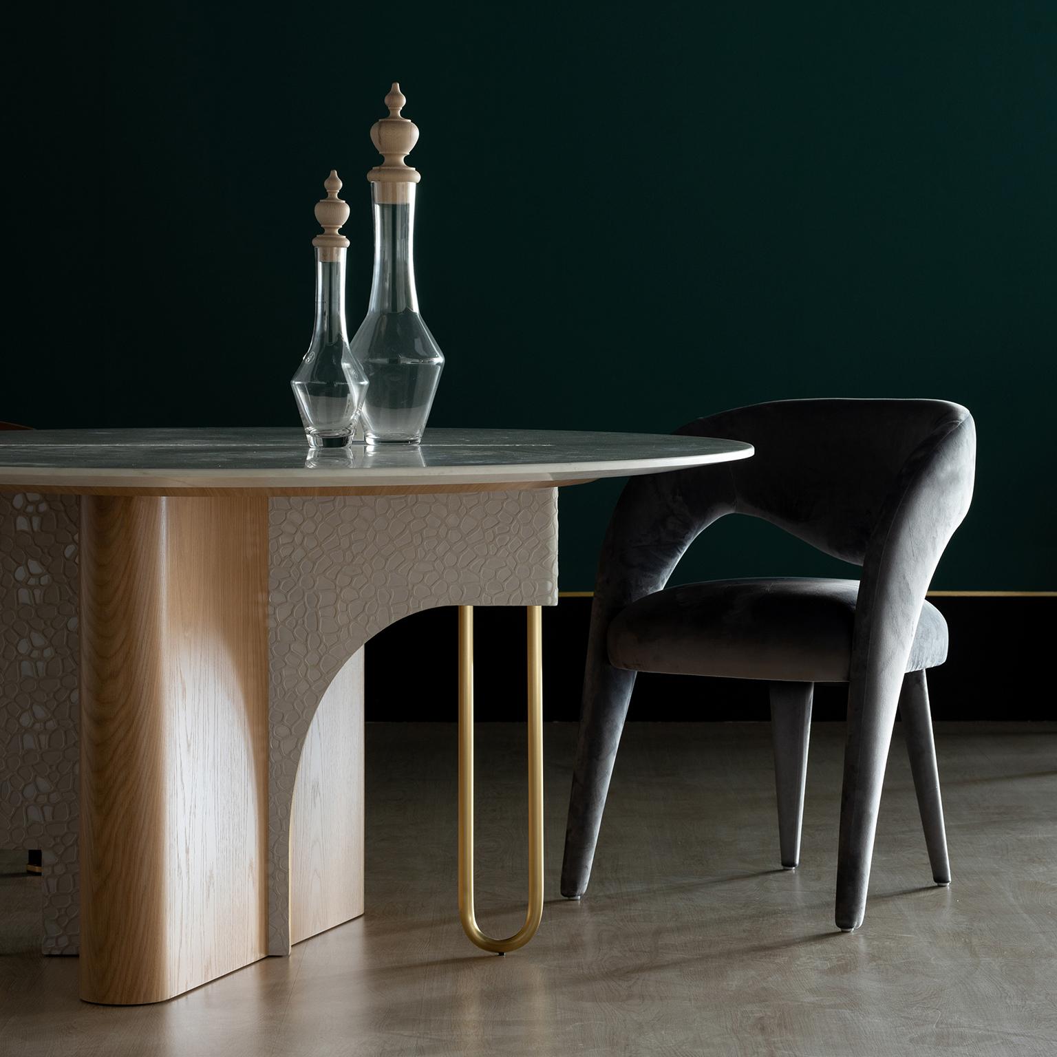 Brossé Table de salle à manger moderne Ferreirinha, fabriquée à la main au Portugal par Greenapple en vente