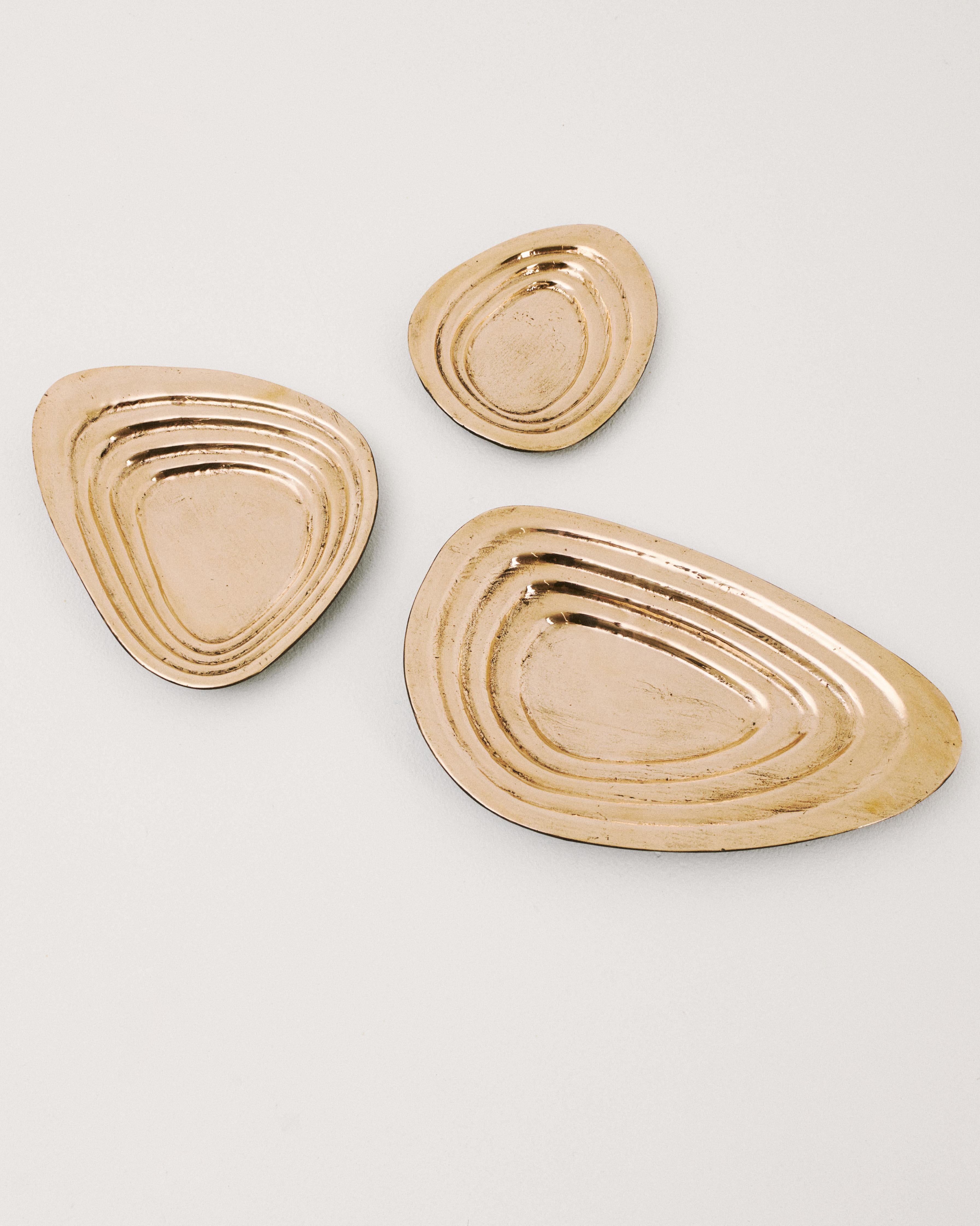 Orbits ( Schalen aus Bronzeguss ) – Art von Ferreri Giovanni Luca