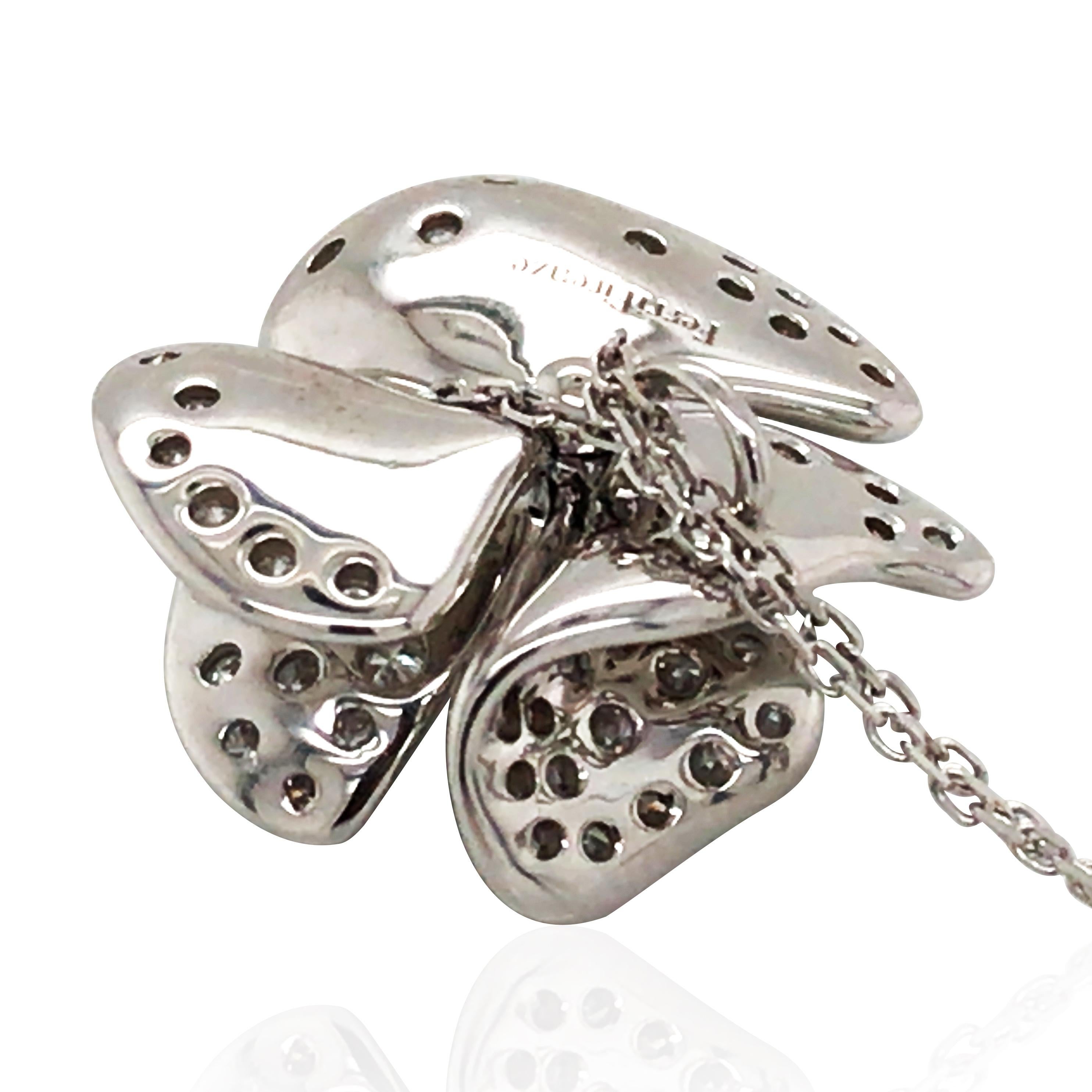 Ferri Firenze, Collana con diamanti in oro 18 carati. Diamante totale circa 0,93ct

Peso: 7.75 grammi
Misure: Ciondolo1,7×1,6 cm; lunghezza catena 41 cm
Timbro: 