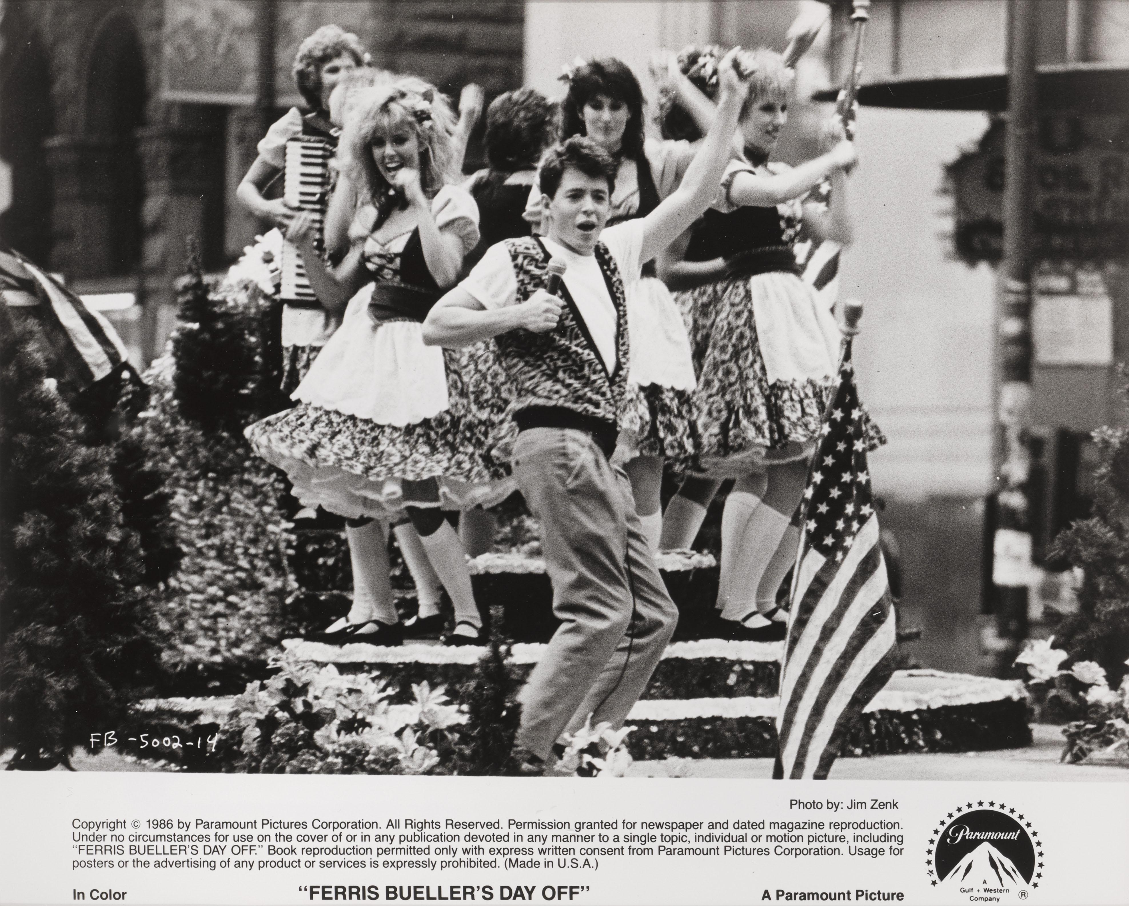Original photographic production still for the wonderful 1986 comedy staring
Matthew Broderick, Alan Ruck, Mia Sara. This 80s film has become a true cult classic teen coming-of-age film.
On the reverse of the piece is some original info sent out