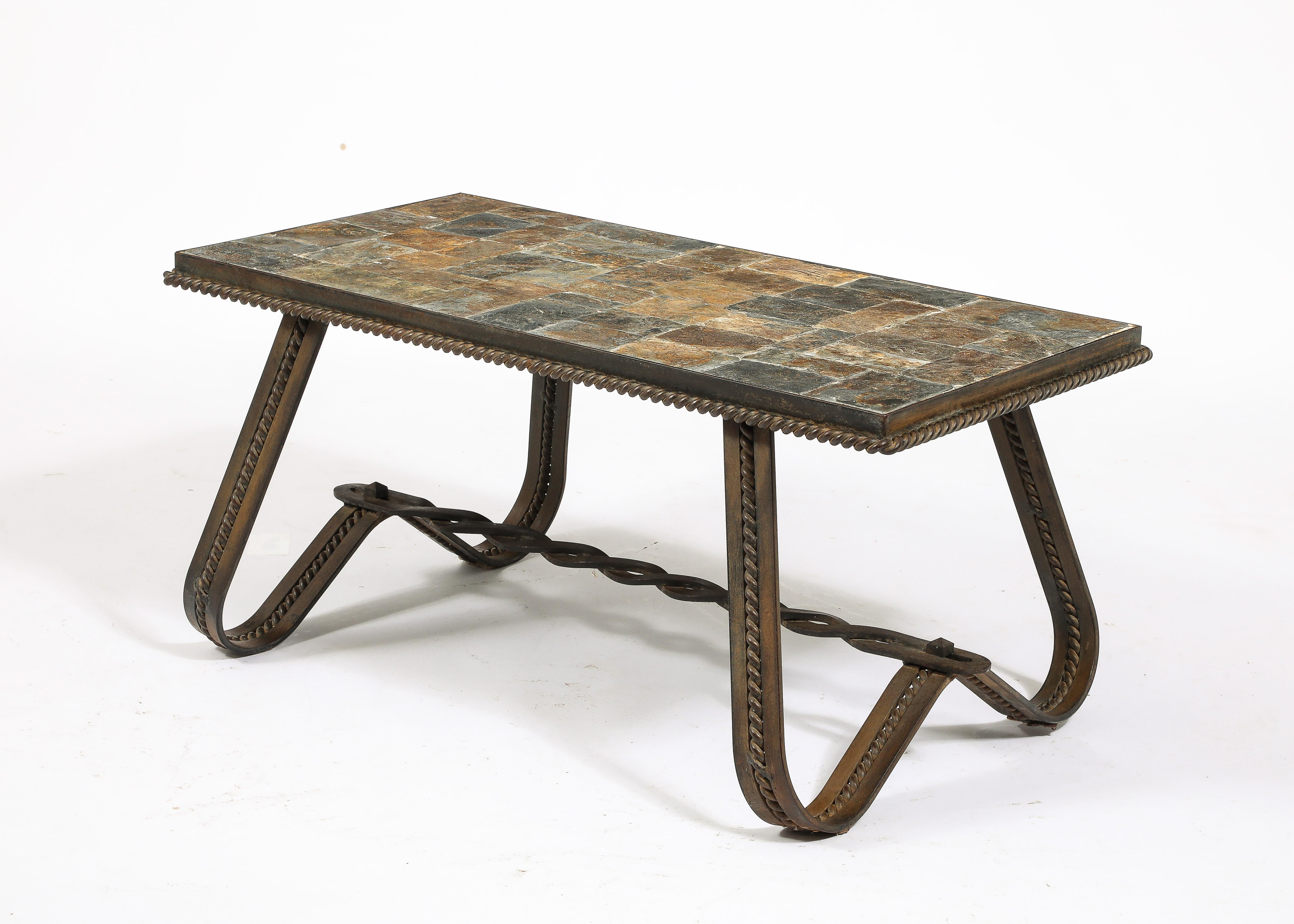 Fin du 20e siècle Table basse Ferronnerie et mosaïque d'ardoise ardoise - France années 1970