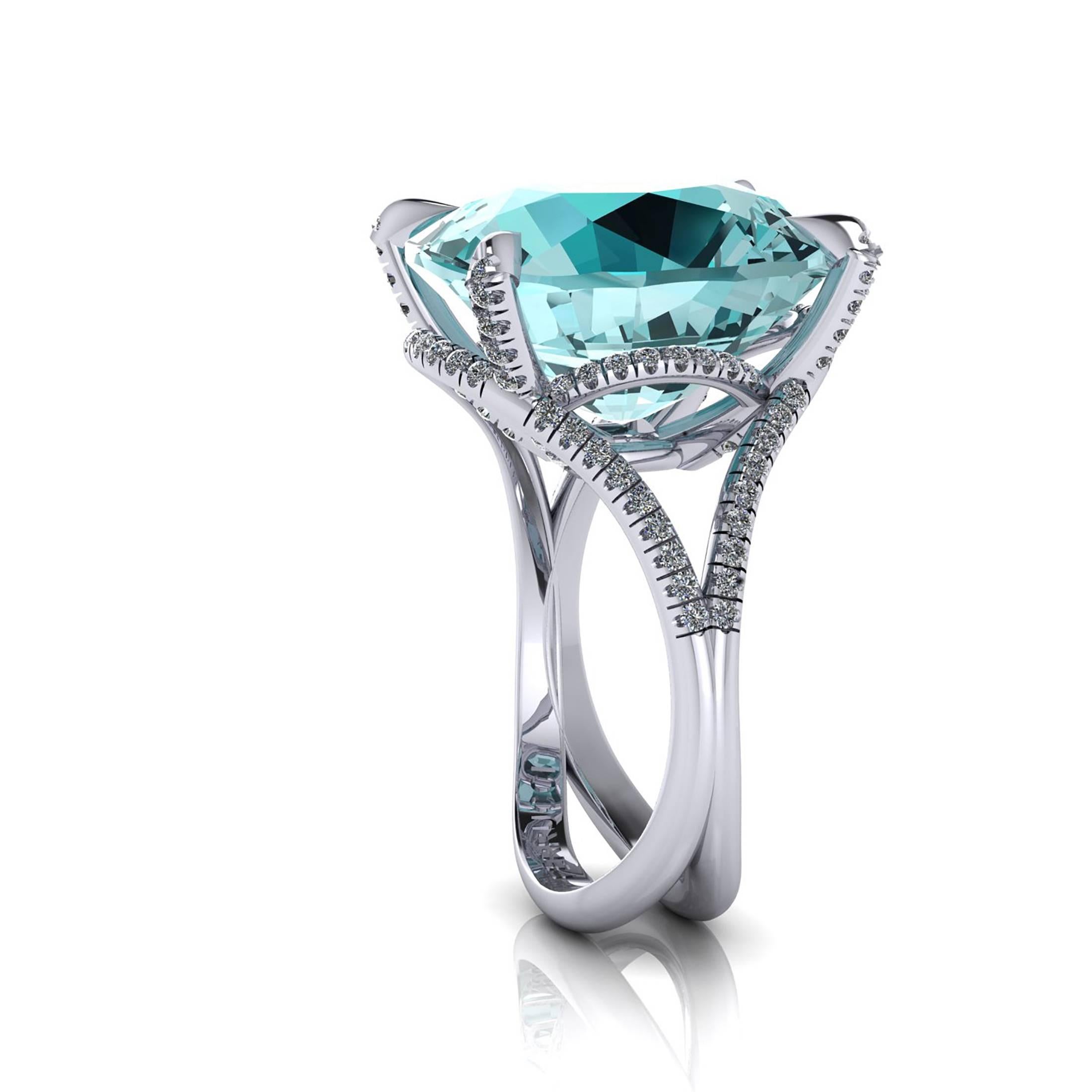 Ferrucci 16.73 Carat Natural Aquamarine and Diamonds in Handmade 18 Karat Gold In New Condition In New York, NY