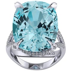 Ferrucci 16.73 Carat Natural Aquamarine and Diamonds in Handmade 18 Karat Gold