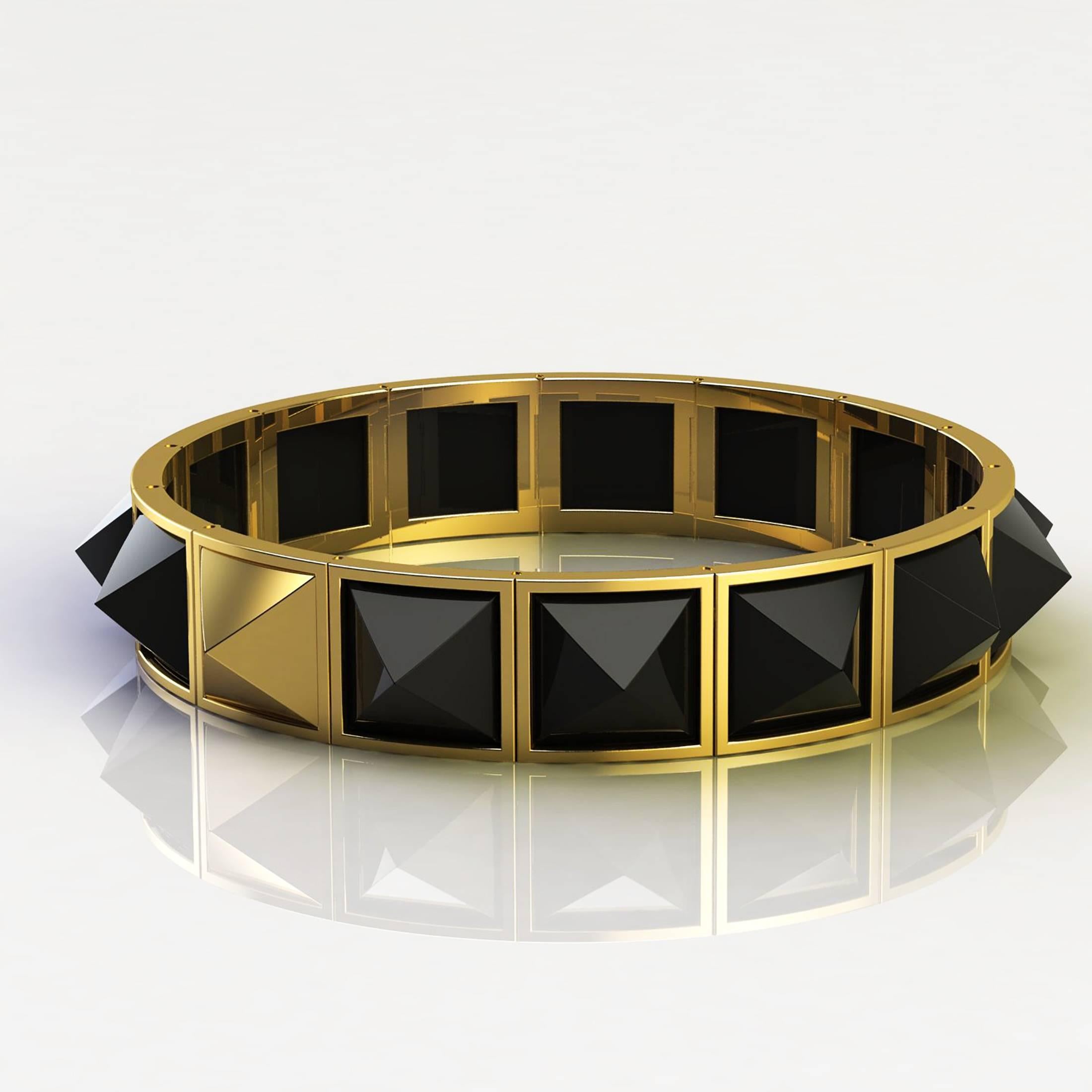 Square Cut Ferrucci Black Onyx Pyramids Bracelet in 18 Karat Yellow Gold For Sale