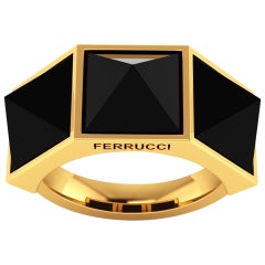 Black Onyx Three Pyramids in 18k Yellow Gold Ring 