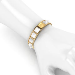 Bracelet pyramides d'énergie équilibrée en or jaune 18 carats et agate blanche