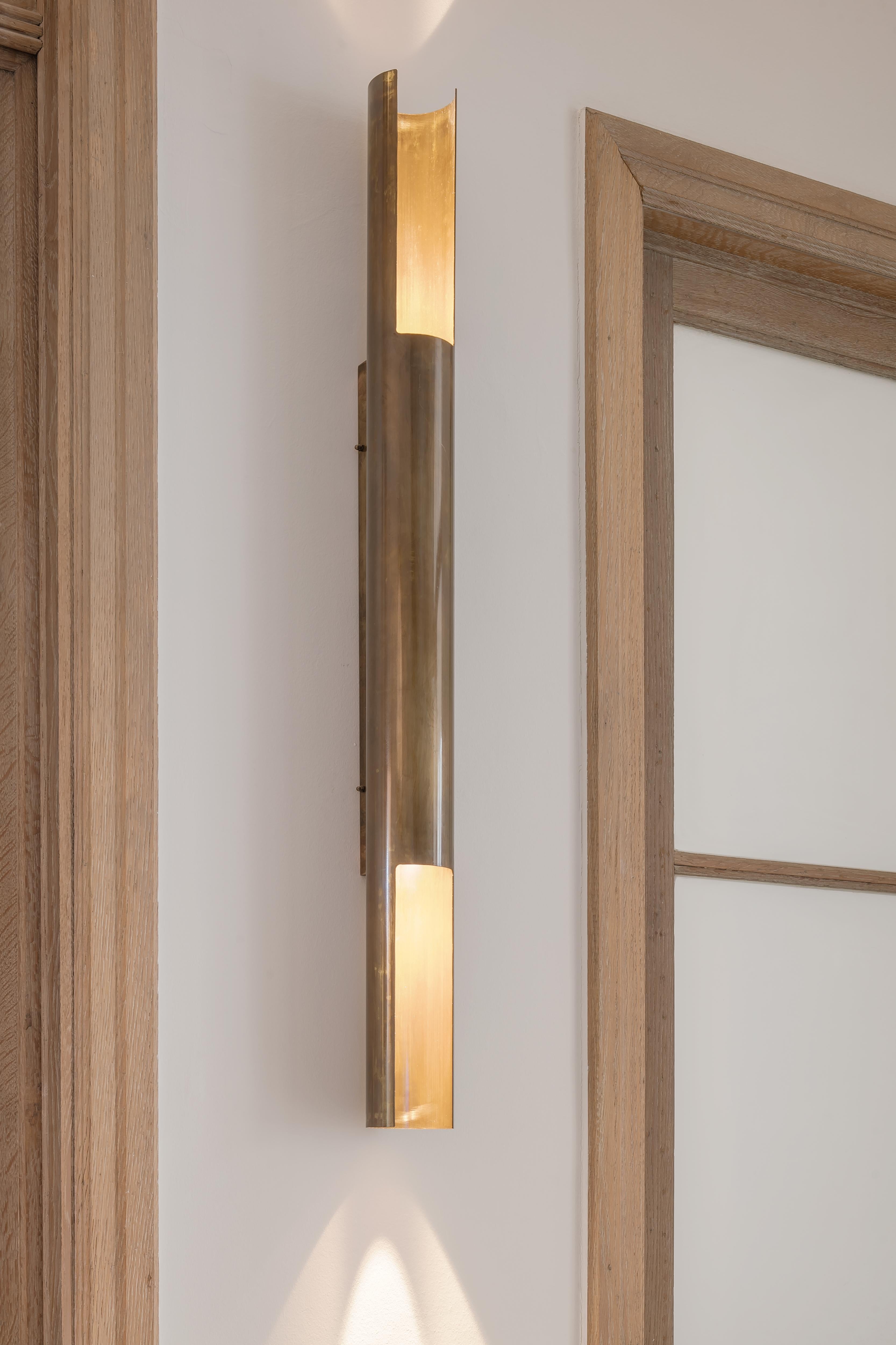 This wall sconce, made by hand is unique by nature. The finishing will vary since this is made by hand, perfect imperfect. It requires 2 Gu10 LED bulbs. Dimmable and interchangeable bulbs.
The Ferry comes in 3 versions; large, medium and small.