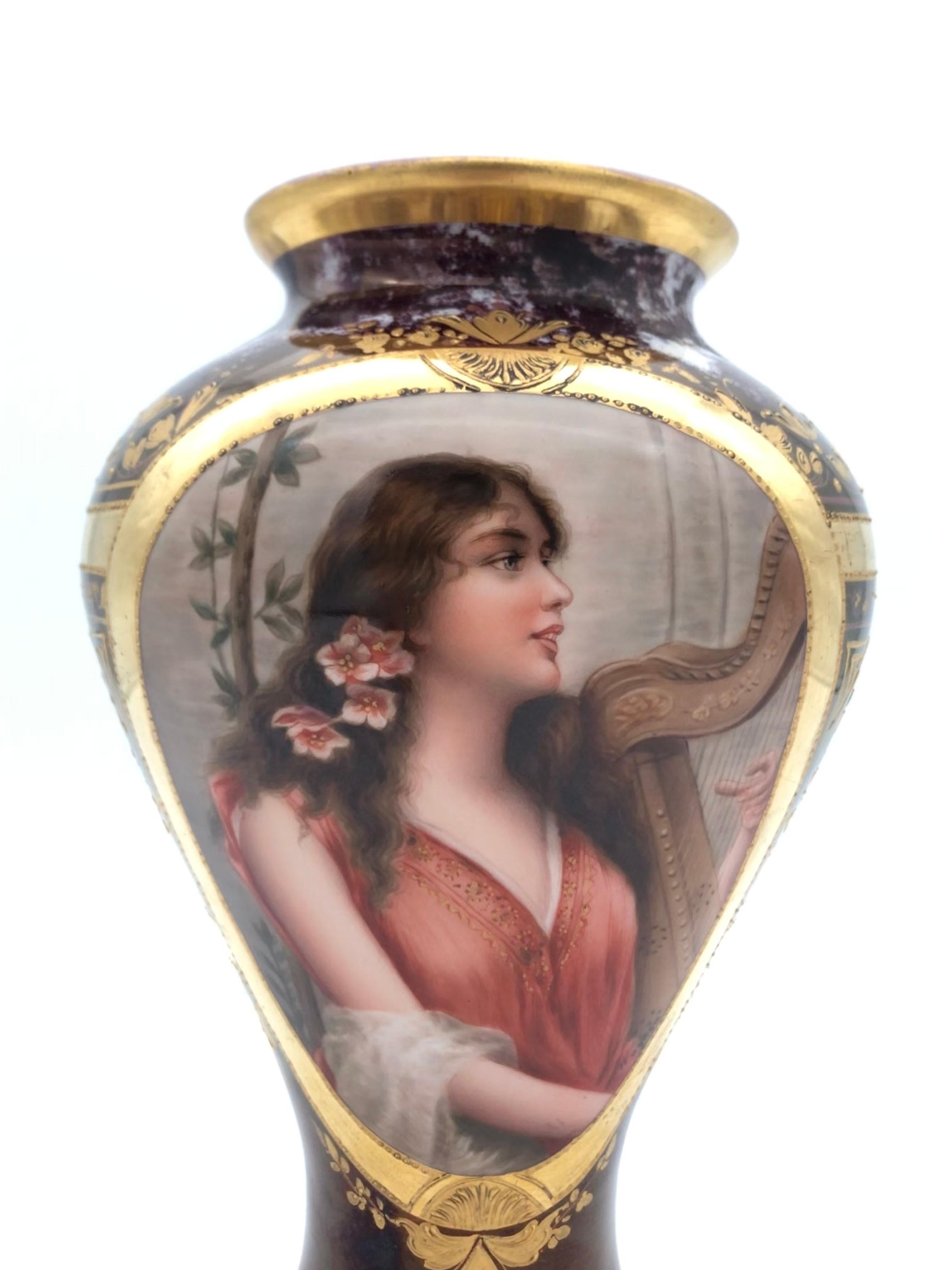 Antique vase en porcelaine Royal Vienna 