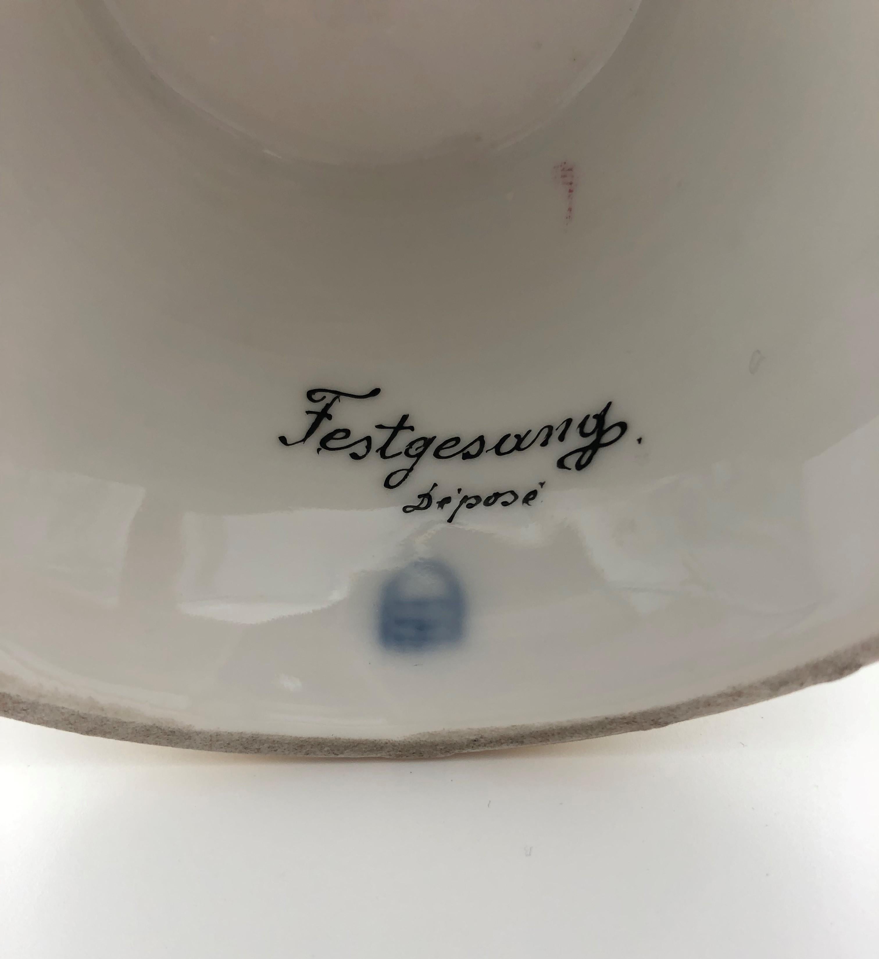 Vase en porcelaine royale de Vienne « Festgesang » en vente 1