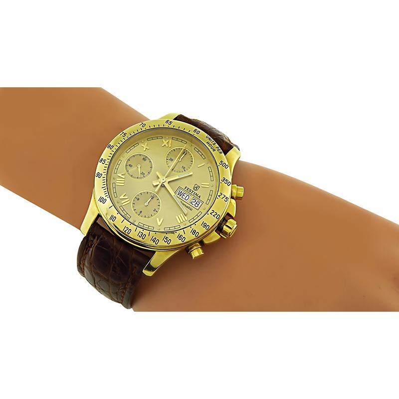 Dies ist eine 18k Gelbgold Festina Uhr mit braunem Lederband. Die Uhr verfügt über einen beeindruckenden skelettierten Boden. Das Gehäuse hat einen Durchmesser von 38 mm. Das Zifferblatt ist mit Festina signiert. Die Uhr ist in neuwertigem Zustand.
