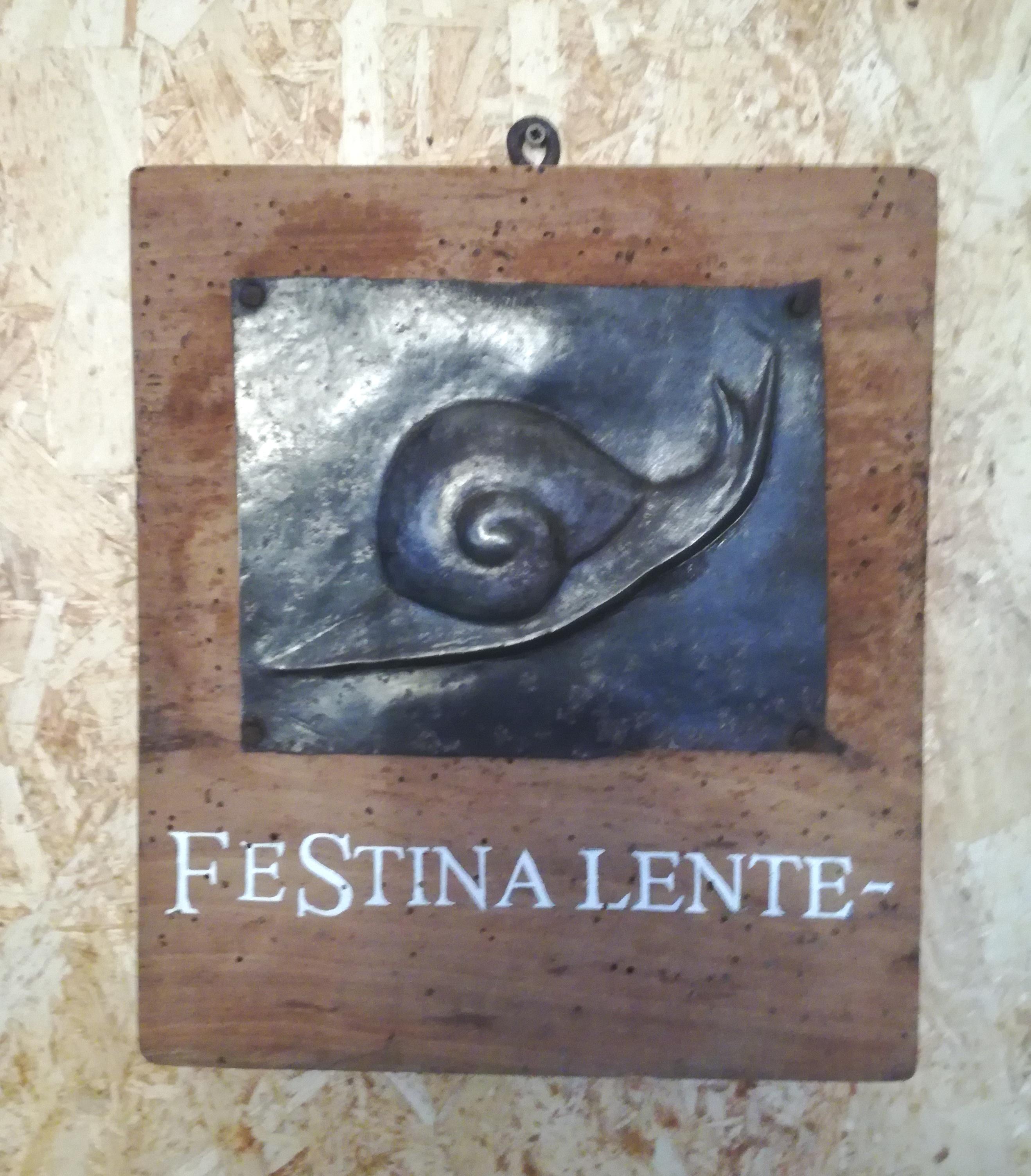 Tôle Festina Lente, ancient sign hostaria For Sale