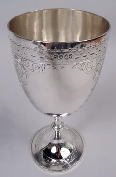 Festlicher englischer viktorianischer klassischer Kelch aus Sterlingsilber, 1873