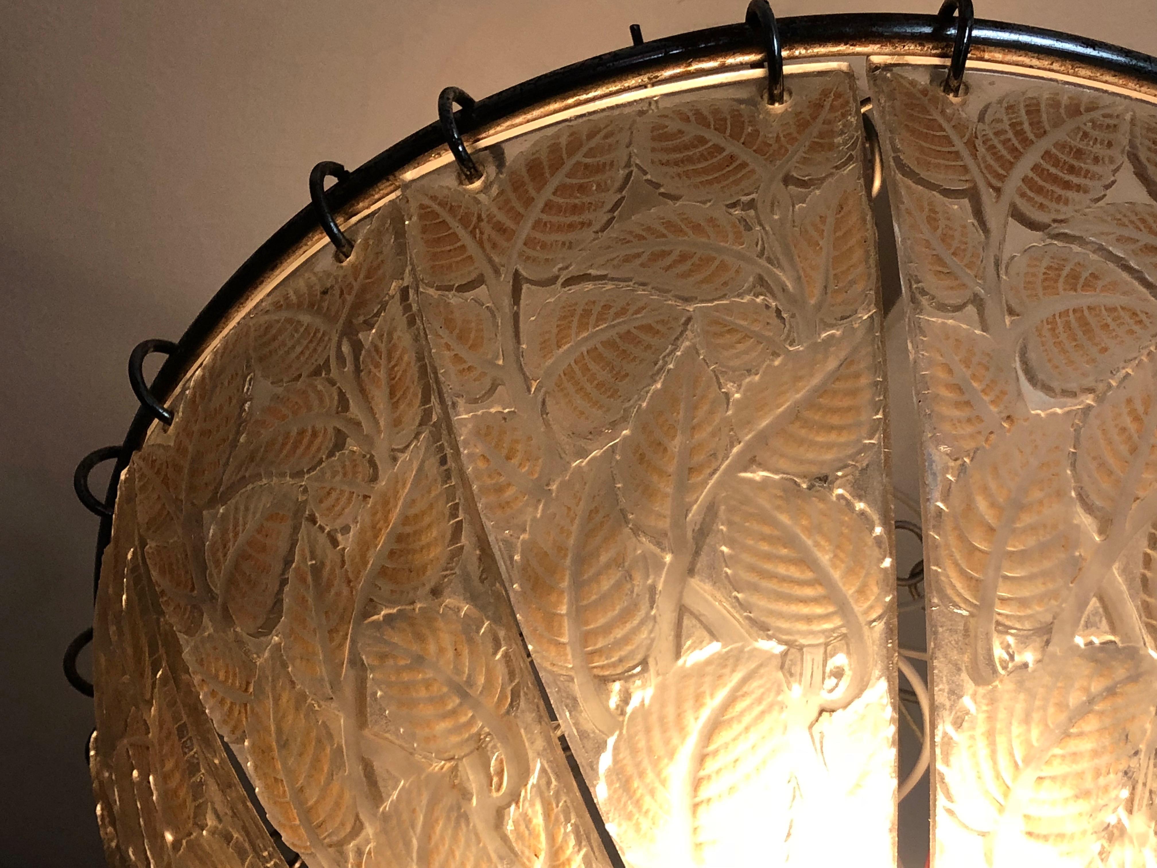 Feuilles de Charme Glass Ceiling Fixture by René Lalique, France 1920s For Sale 3