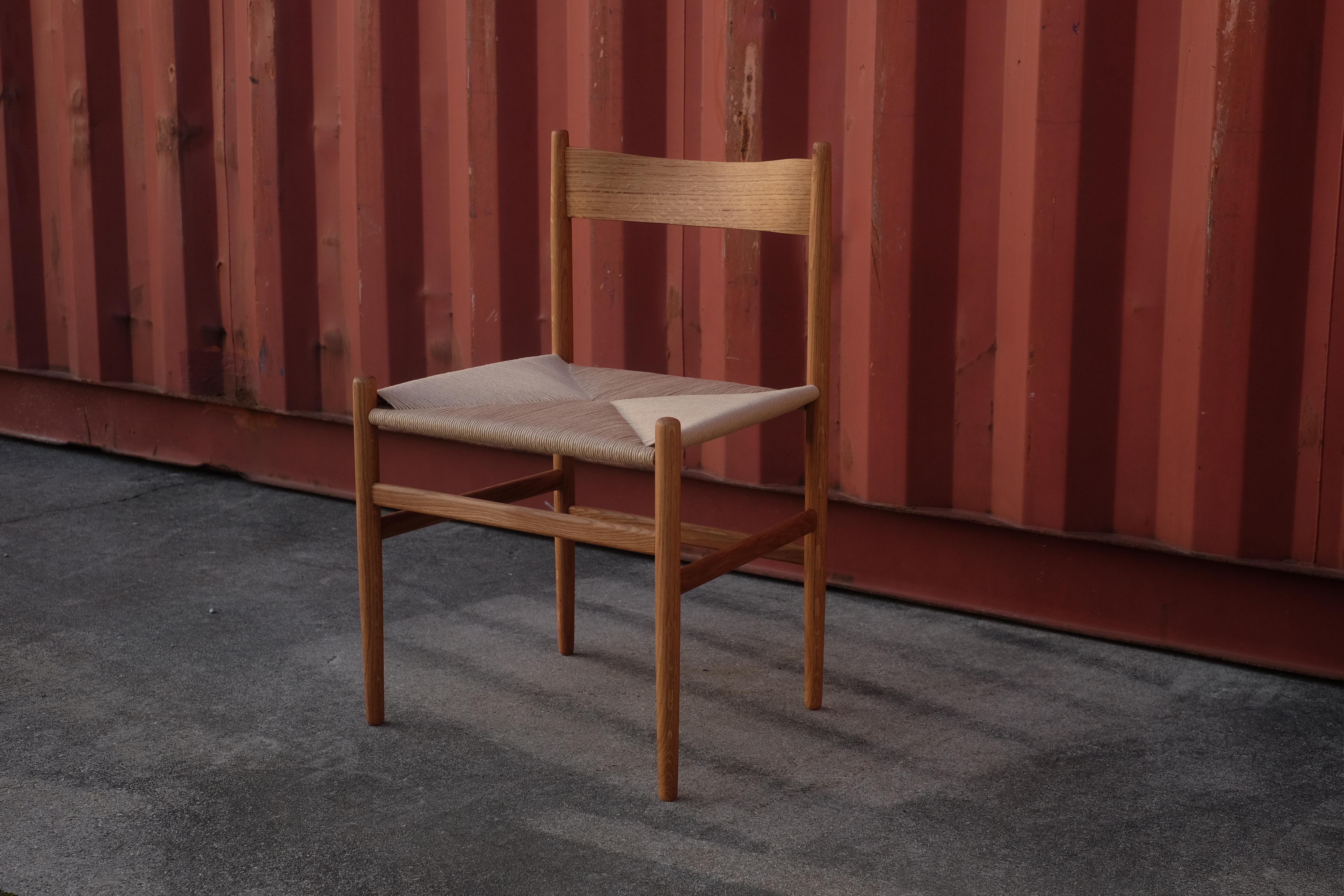 Chaise de salle à mangerFF01 avec assise en cordon papier par Stokes Furniture en vente 6