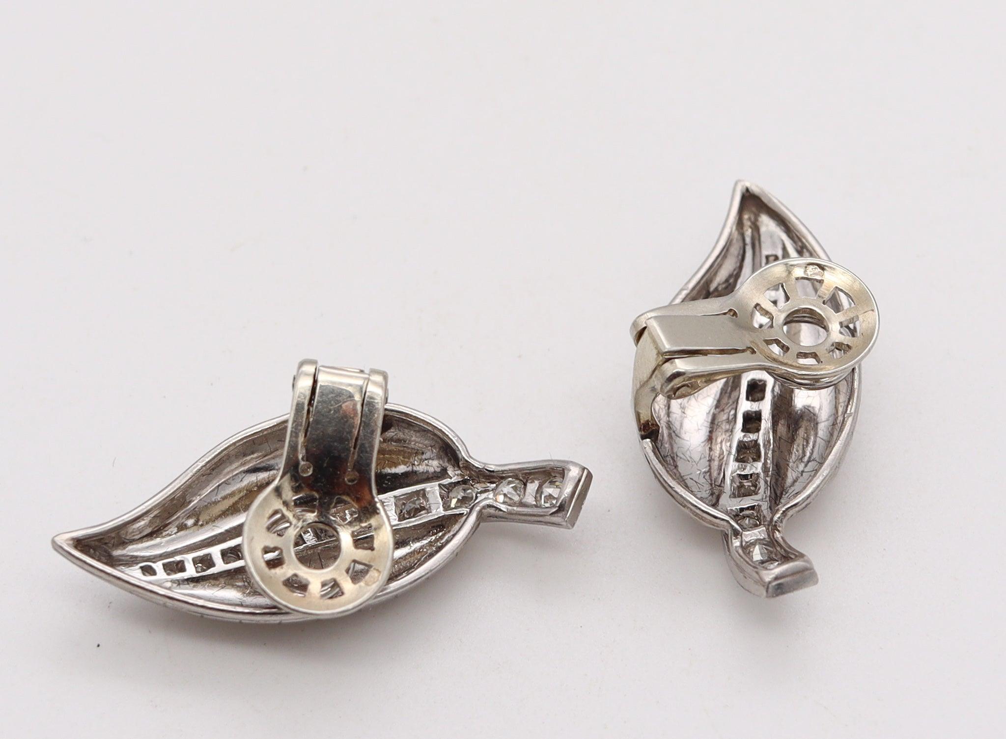 FFRENCH ART DECO Paris 1940 Clips Earrings in Platinum with 1.56 Ctw in Diamonds For Sale 2