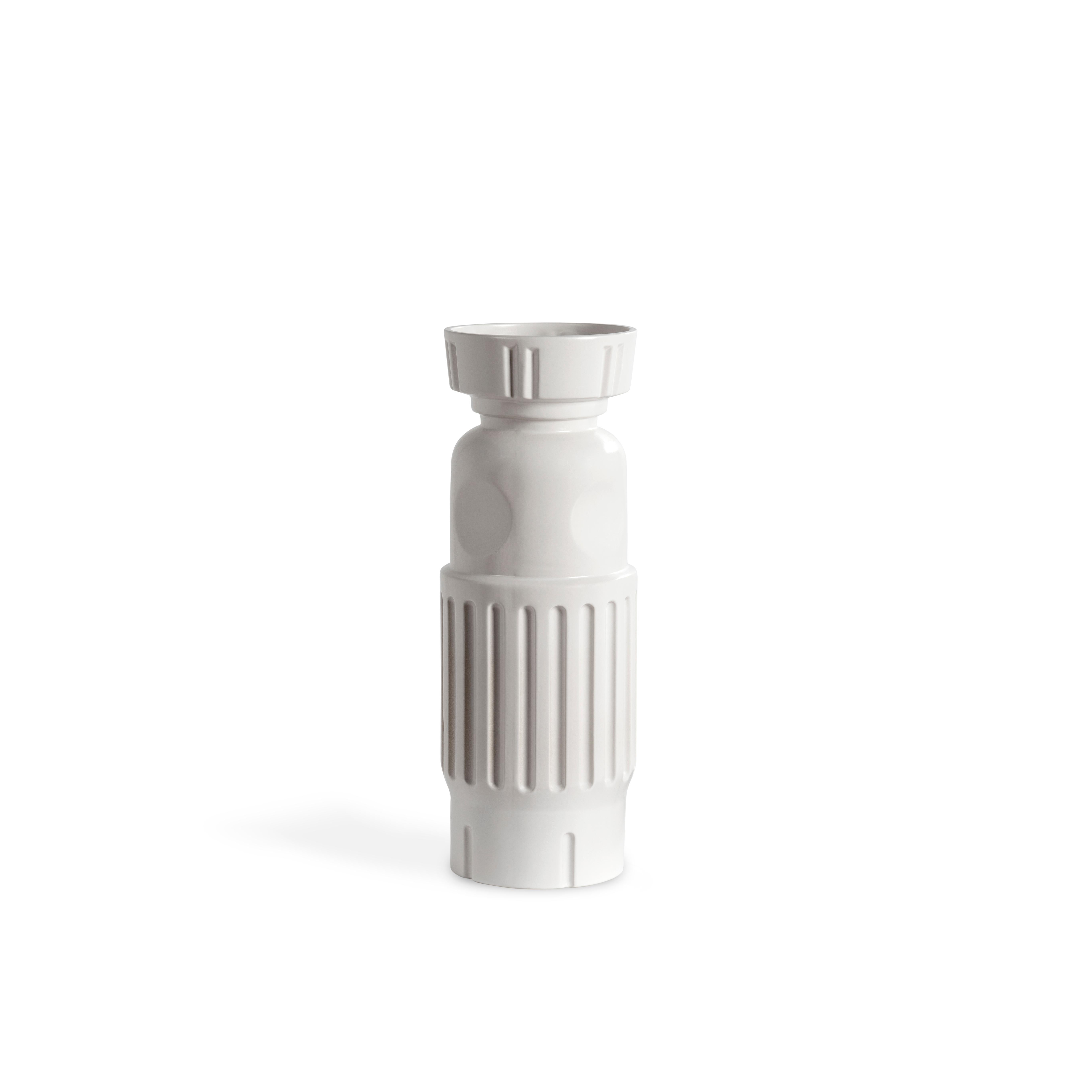 Fg 2 White Vase and Box by Pulpo
Dimensions: D14 x H40 cm
Materials: ceramic

Also available in different colours. Please contact us.

Appearing as both futuristic and an ancient relic, the fg series of ceramic objects seem to defy definition. Dutch