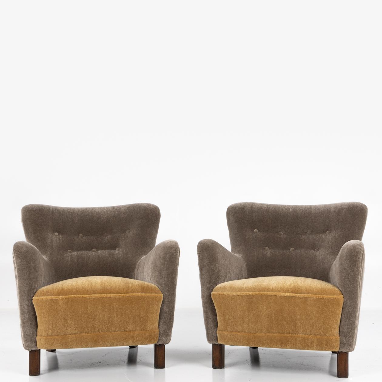 FH 1669 - Pair of rare easy chairs by Fritz Hansen For Sale 4