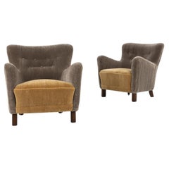 FH 1669 - Pair of rare easy chairs by Fritz Hansen