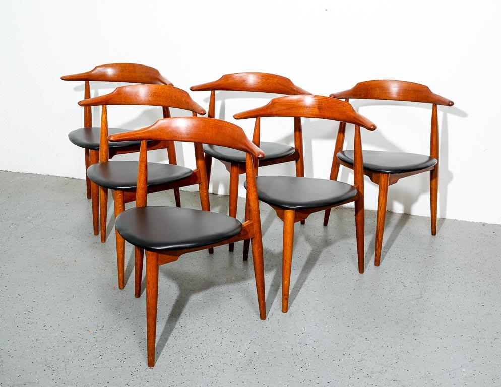 'FH4103' Heart Chairs by Hans Wegner for Fritz Hansen In Good Condition In Brooklyn, NY