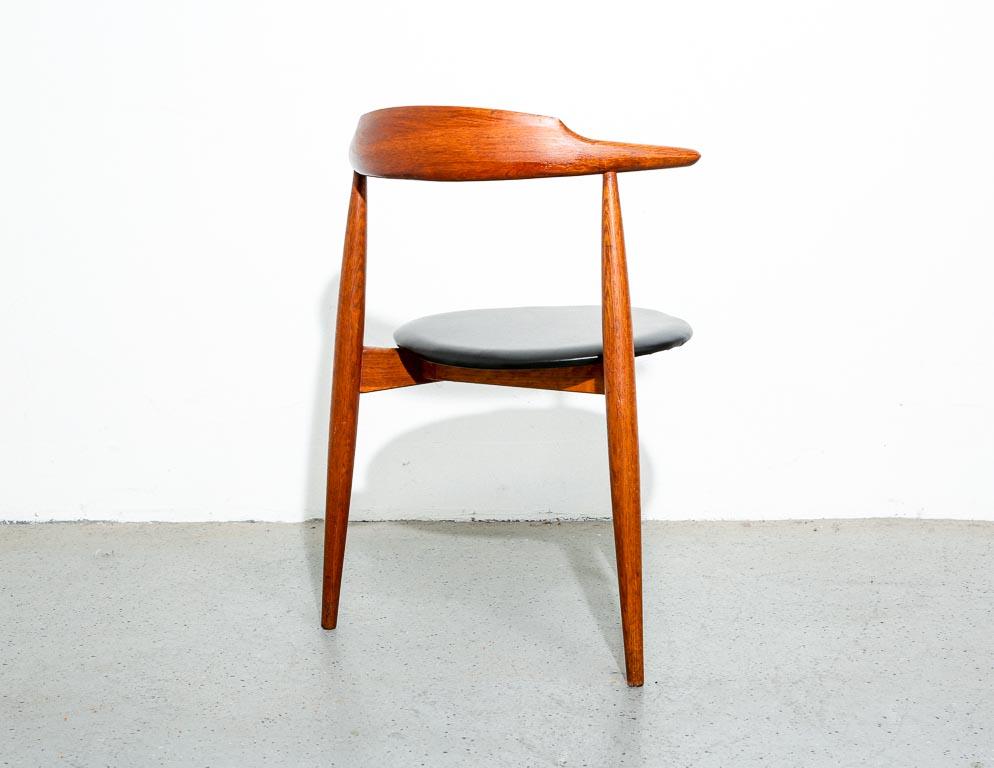'FH4103' Heart Chairs by Hans Wegner for Fritz Hansen 2