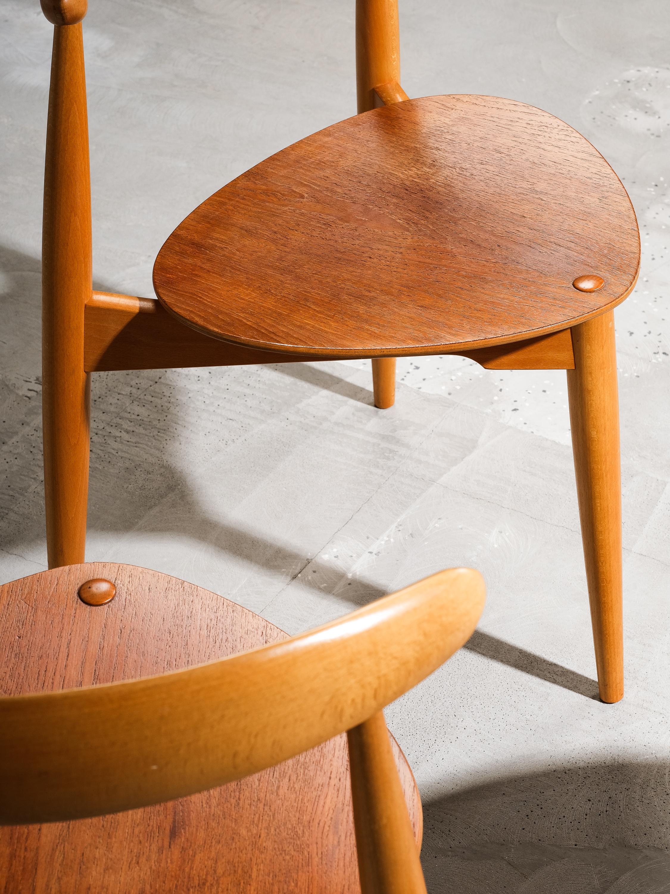 Sedie da pranzo modello FH4103 Heart di Hansen per Fritz Hansen, Danimarca, anni '50 in vendita 12