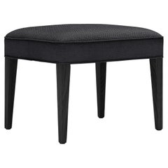 FH420 Reposapiés Heritage de roble pintado de negro con Fiord 191 by Frits Henningsen