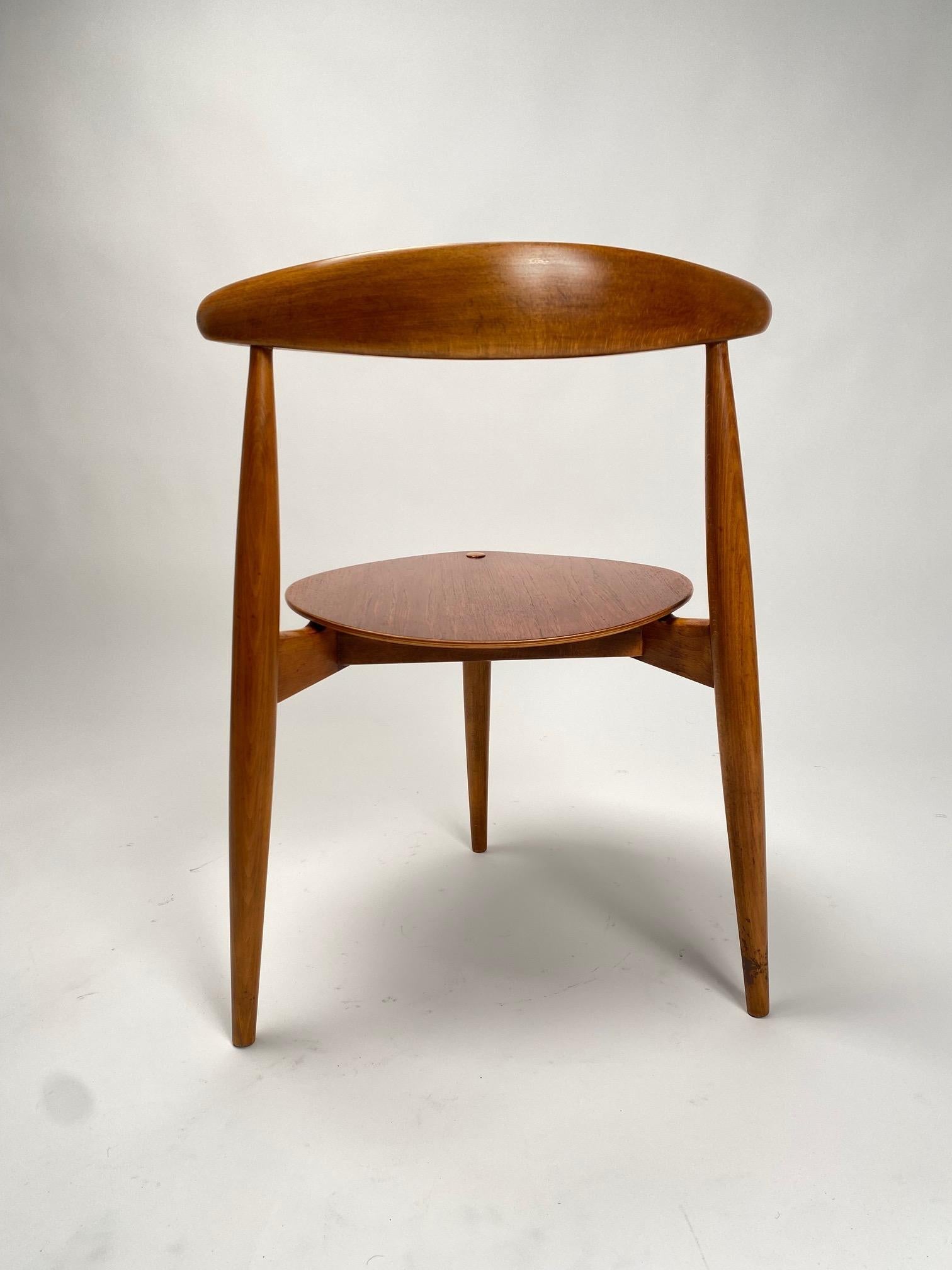Scandinavian Modern FH4602 dining set by Hans J. Wegner, 6 chairs + table for Fritz Hansen, 1950s For Sale
