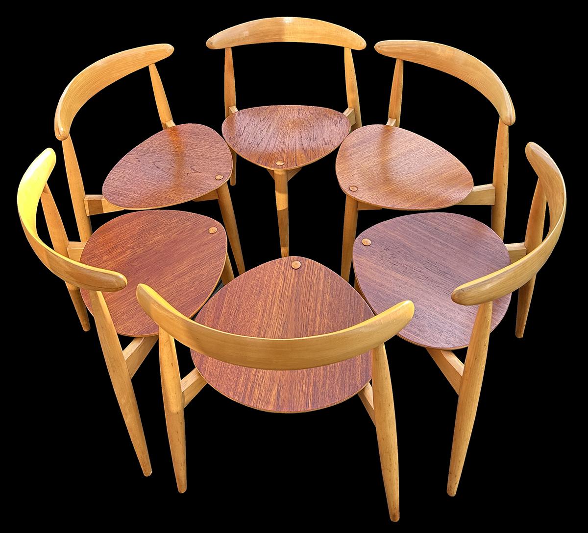FH4602 'Heart' Suite by Hans J Wegner for Fritz Hansen For Sale 1