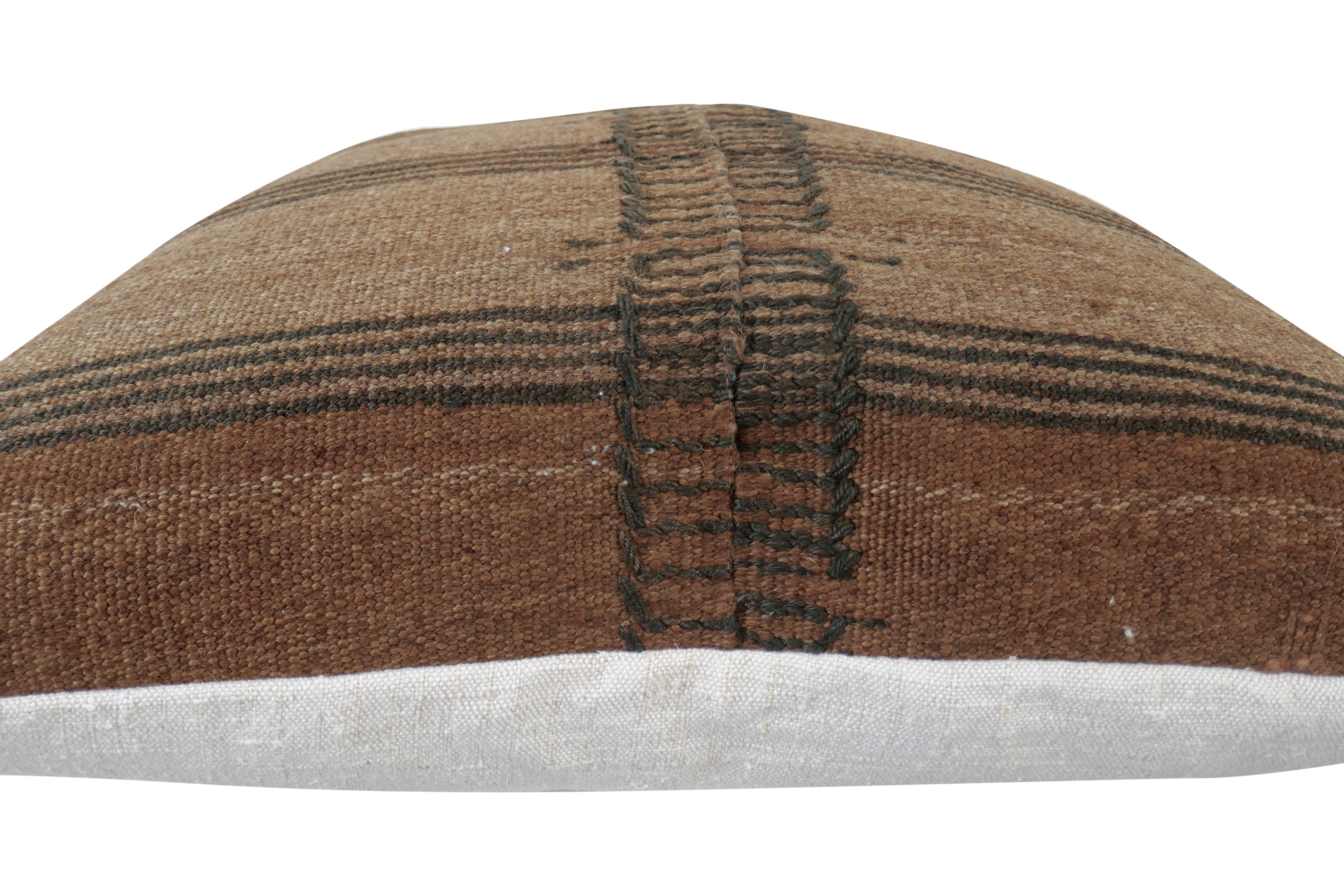 FI Vintage Berber Kilim Wool & French Hand-Spun Linen Pillow 1