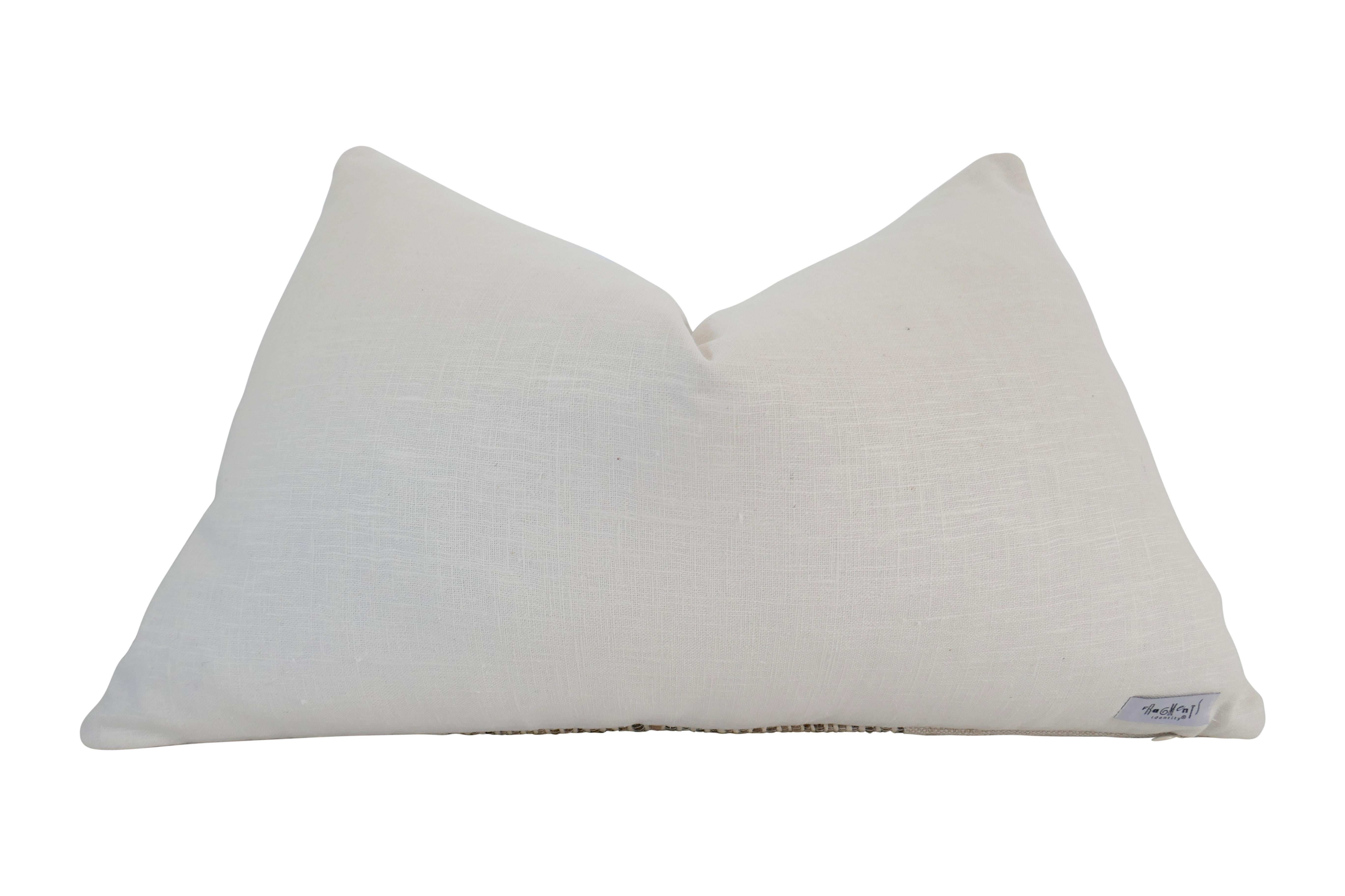 FI Vintage Hand-Spun French Linen & Italian Rolled Silk Pillow In Excellent Condition For Sale In thousand oaks, CA