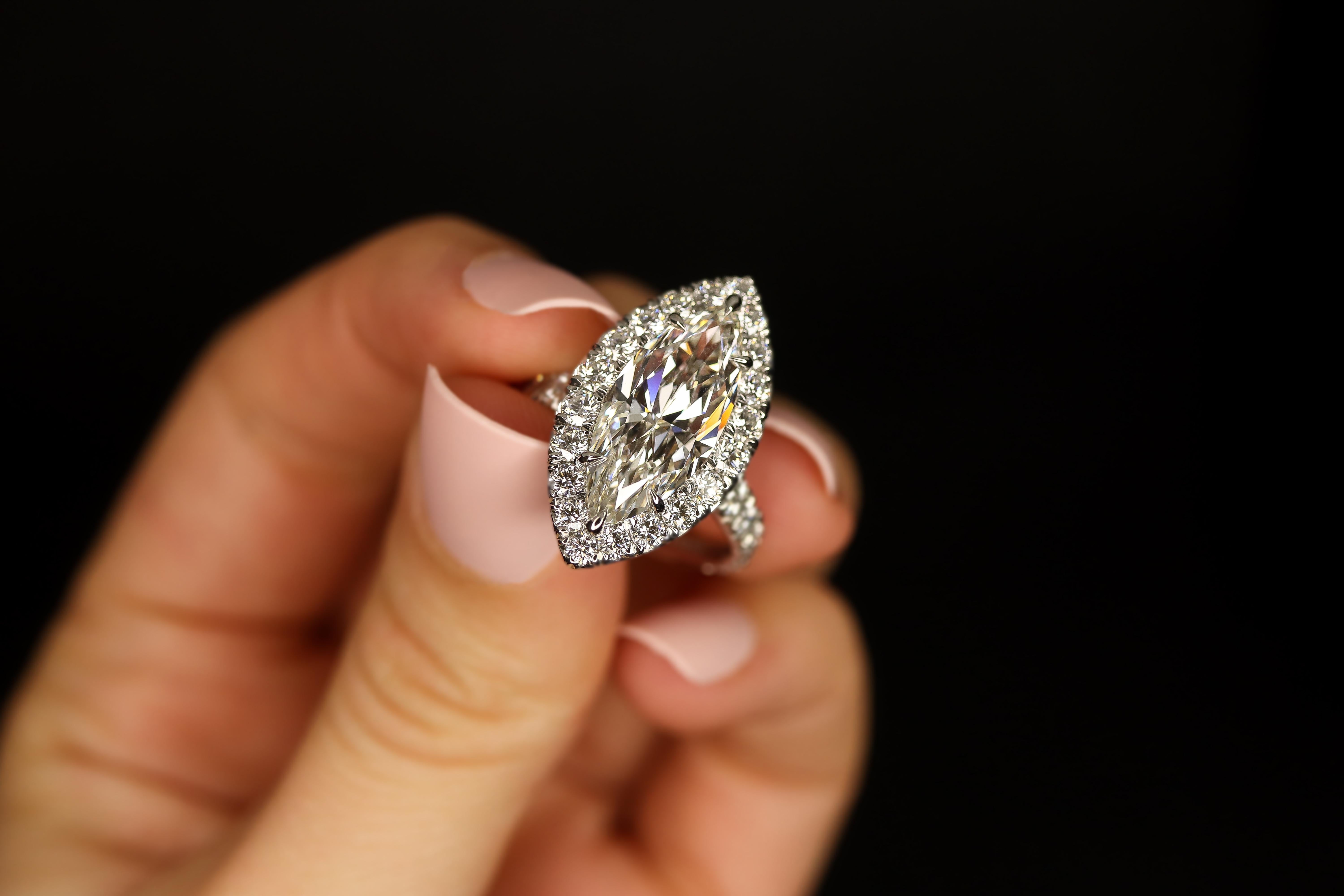 FIA zertifizierter eleganter 3,80 Karat Marquise-Diamantring im Zustand „Neu“ im Angebot in Calabasas, CA