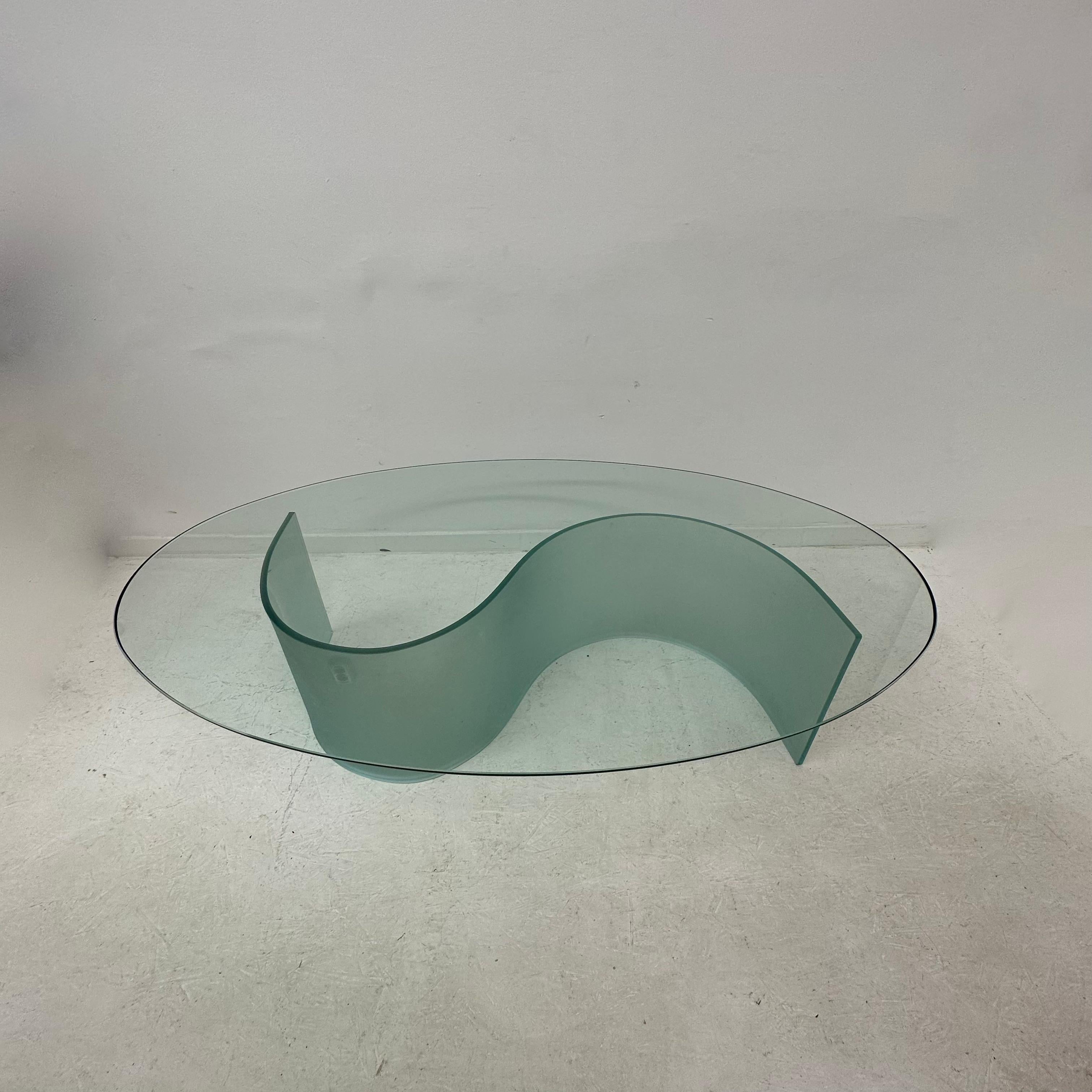 Fiam coffee table Mid-Century design , 1970’s For Sale 3