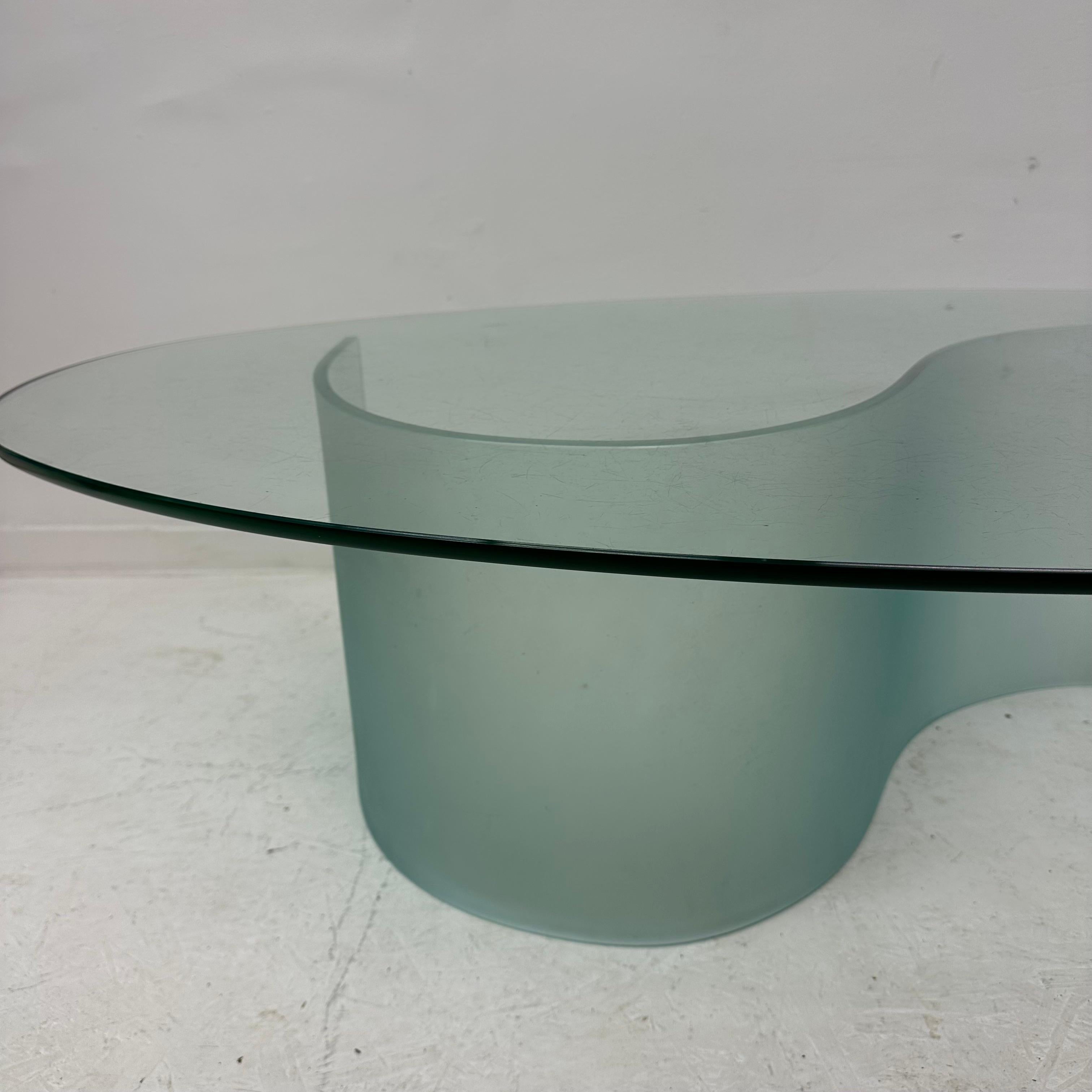 Fiam coffee table Mid-Century design , 1970’s For Sale 6