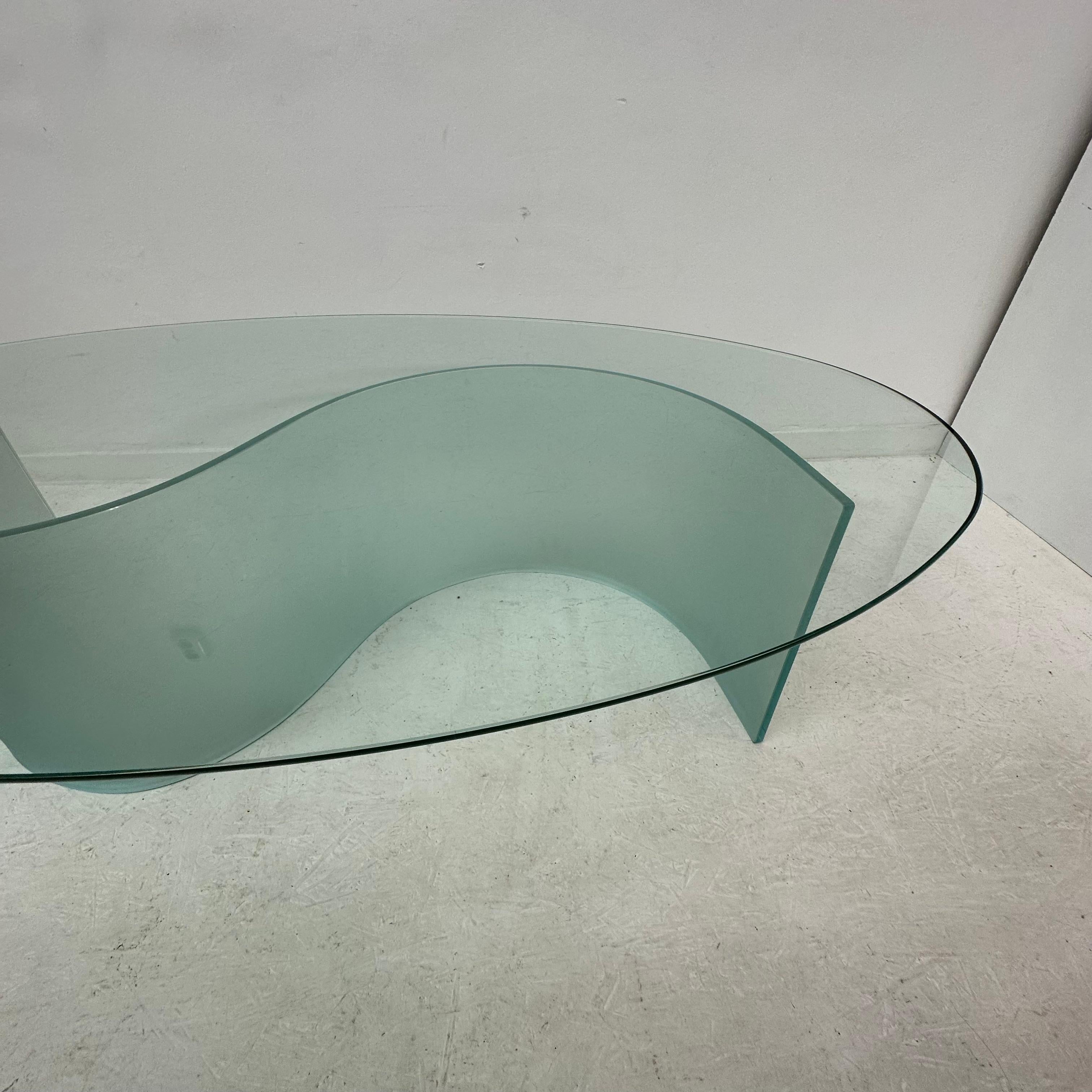 Fiam coffee table Mid-Century design , 1970’s For Sale 9