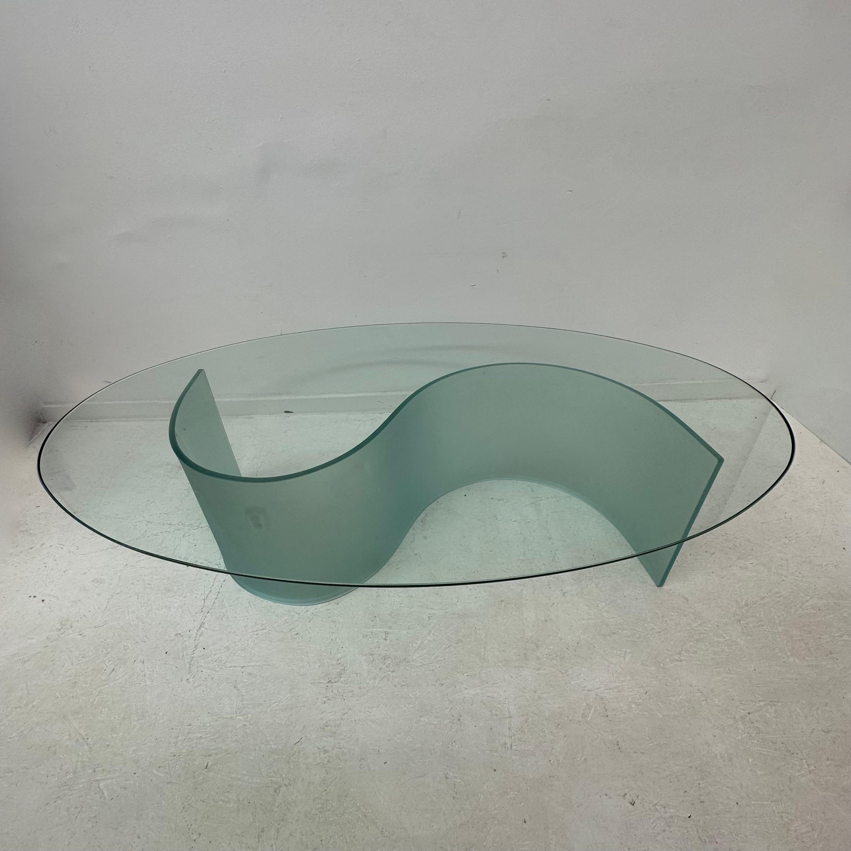 Fiam coffee table Mid-Century design , 1970’s For Sale 11