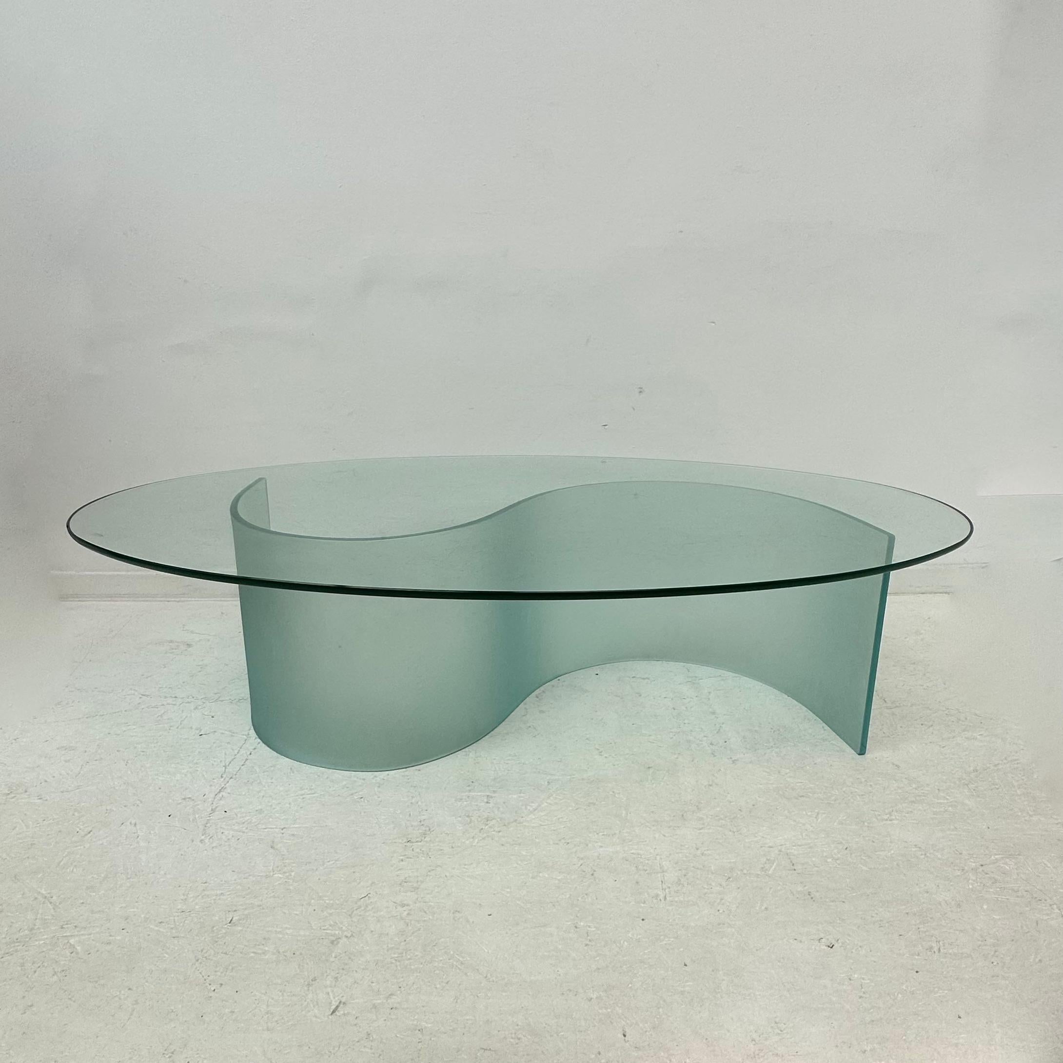 Fiam coffee table Mid-Century design , 1970’s For Sale 12