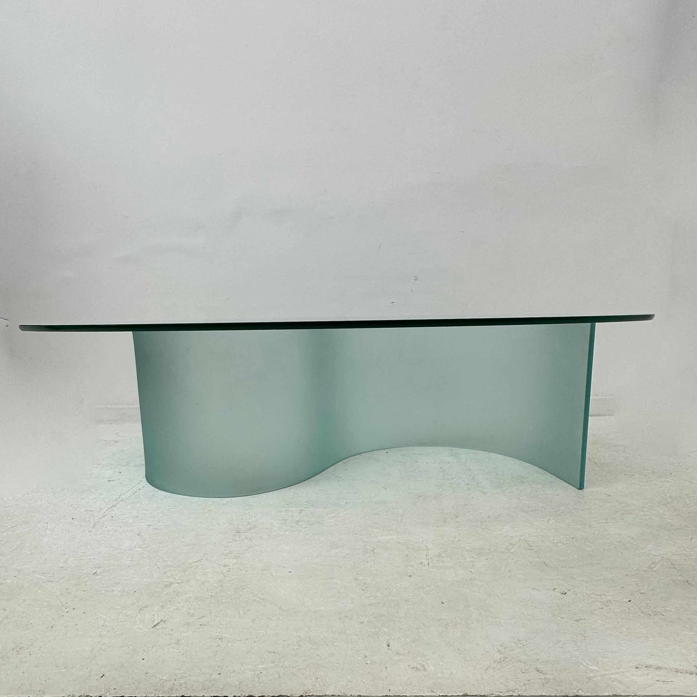 Fiam coffee table Mid-Century design , 1970’s In Fair Condition For Sale In Delft, NL